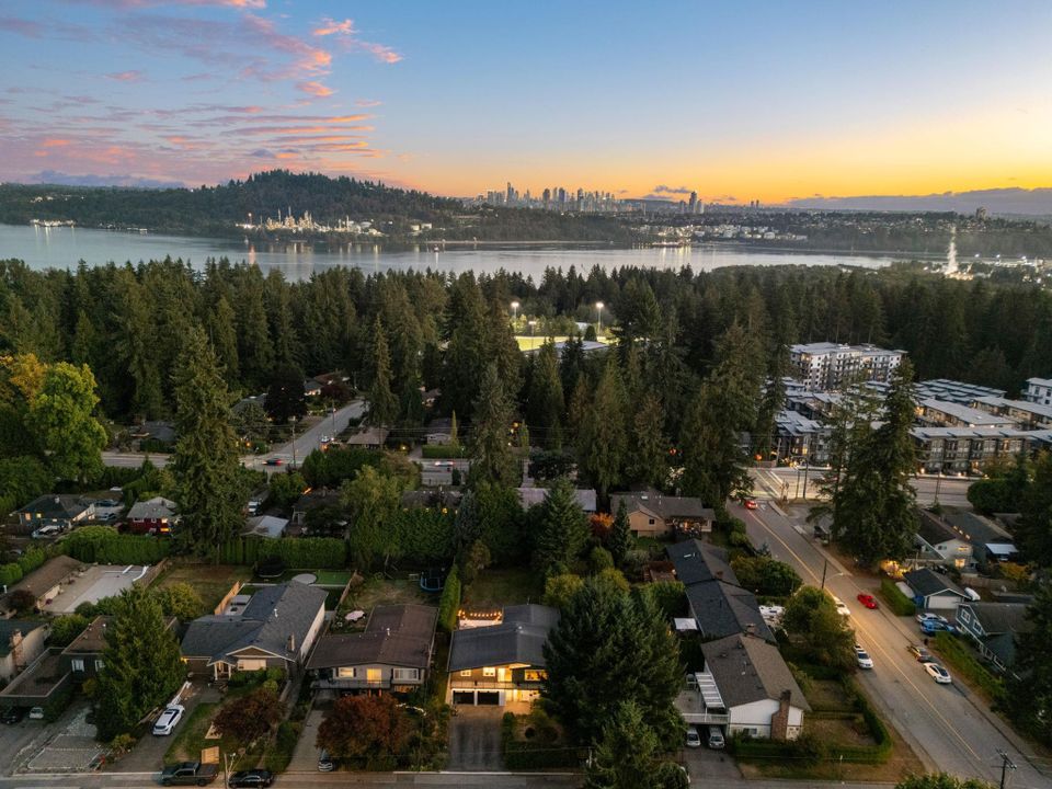 2763-violet-street-blueridge-nv-north-vancouver-02