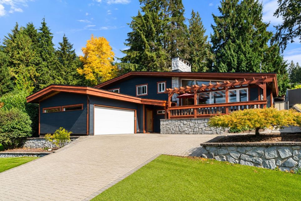 4506-ranger-avenue-canyon-heights-nv-north-vancouver-01