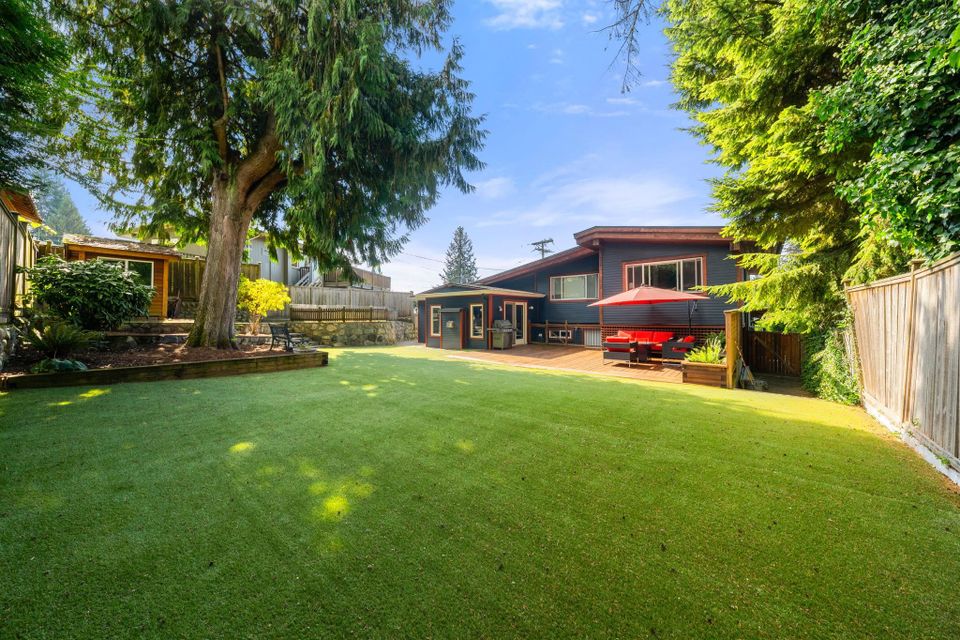 4506-ranger-avenue-canyon-heights-nv-north-vancouver-03