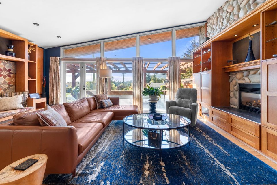 4506-ranger-avenue-canyon-heights-nv-north-vancouver-05