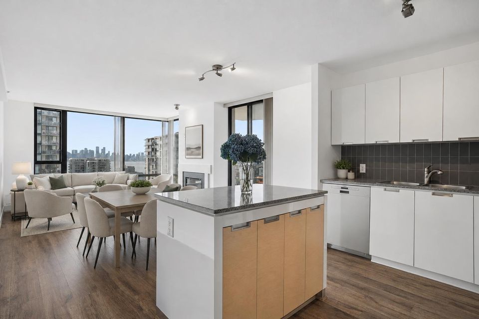151-w-2nd-street-lower-lonsdale-north-vancouver-02
