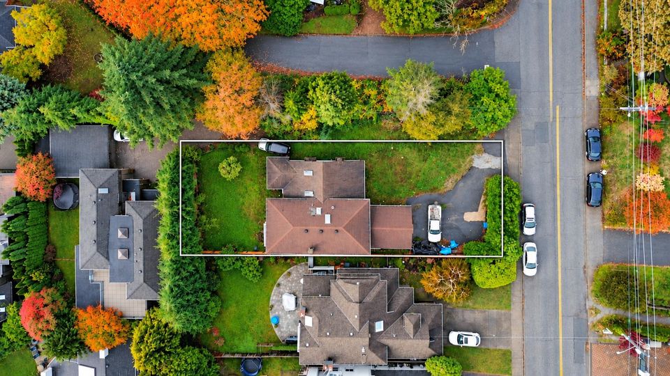 1840-mathers-avenue-ambleside-west-vancouver-01