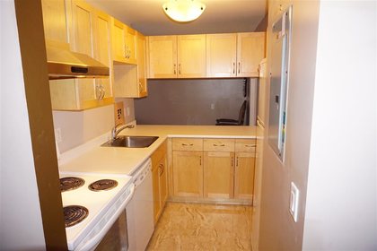 120-e-5th-street-lower-lonsdale-north-vancouver-04