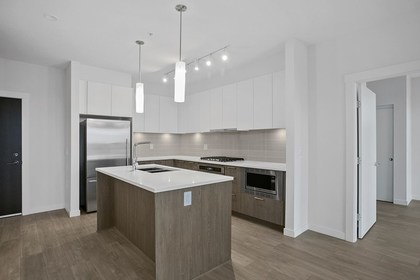 625-e-3rd-street-lower-lonsdale-north-vancouver-01