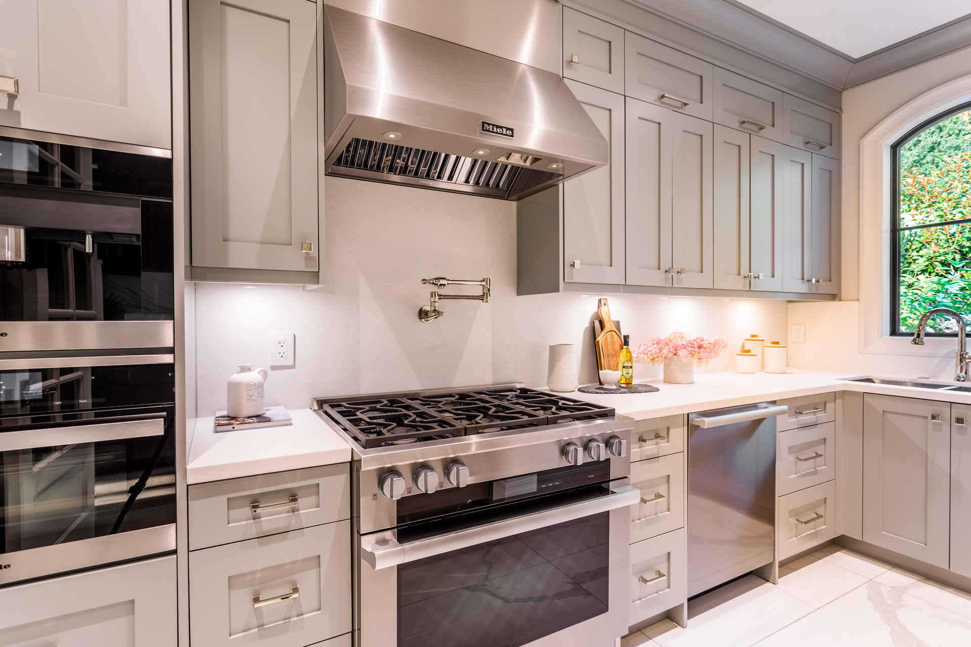 bw15 at 909 Burnwood Avenue, Simon Fraser Univer., Burnaby North