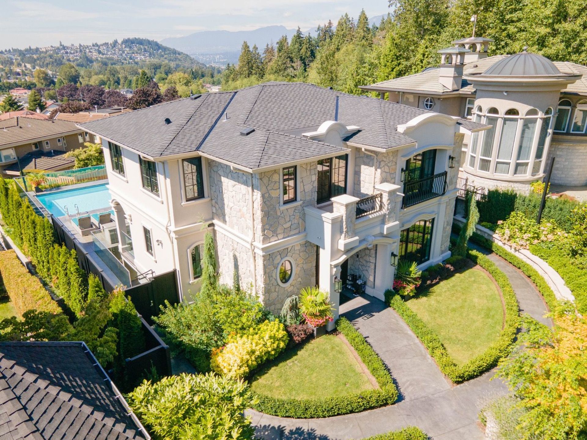 fjocimym at 909 Burnwood Avenue, Simon Fraser Univer., Burnaby North