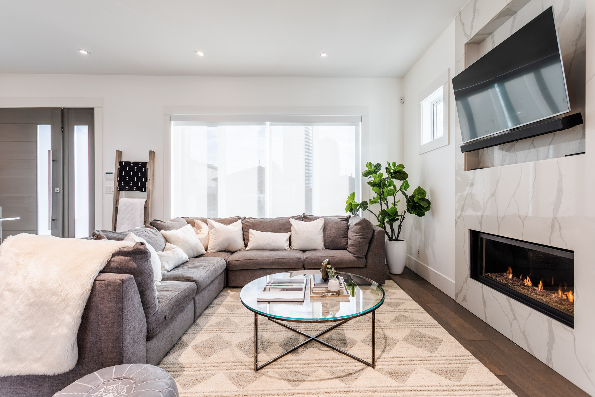 bb12 at 4207 Graveley Street, Willingdon Heights, Burnaby North