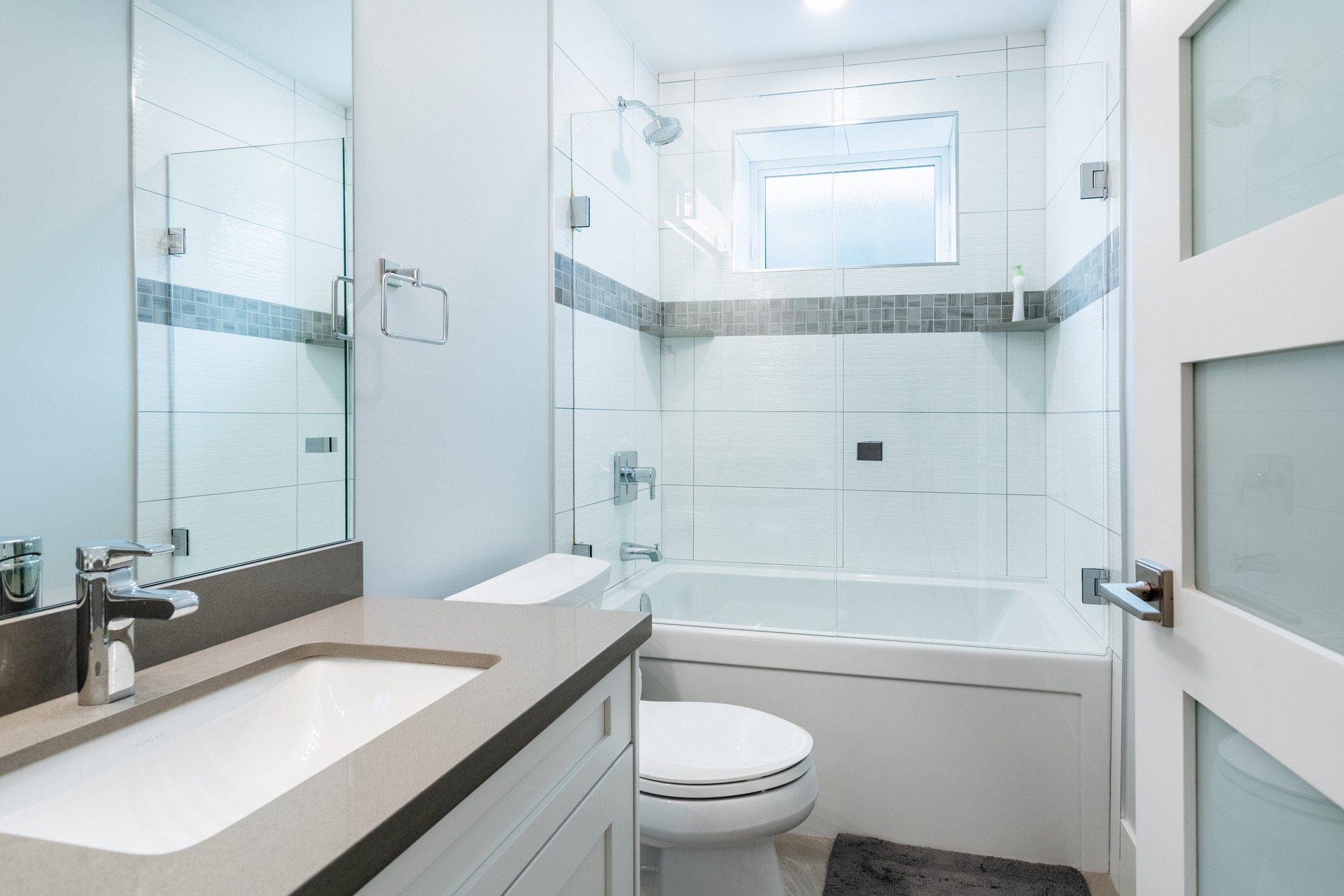bb21 at 4207 Graveley Street, Willingdon Heights, Burnaby North