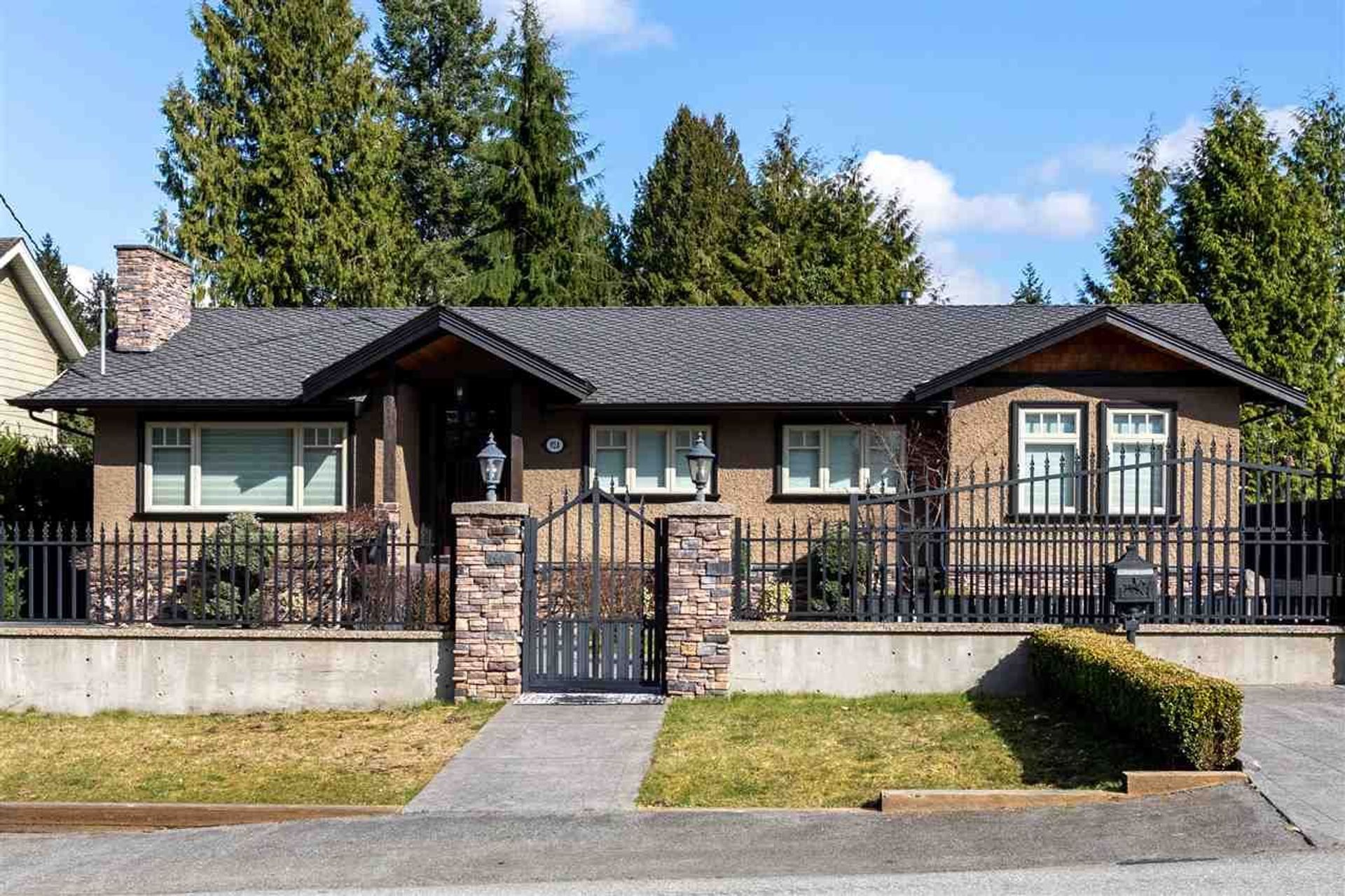 928-crestwood-drive-harbour-place-coquitlam-03 at 928 Crestwood Drive, Harbour Place, Coquitlam