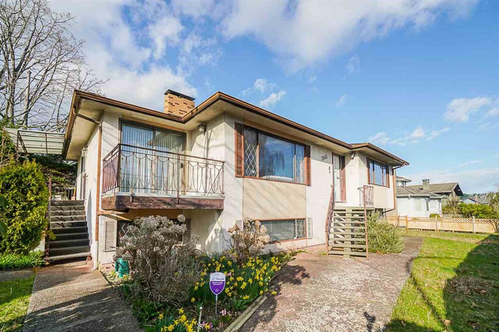 262579941 at 3945 Eton Street, Vancouver Heights, Burnaby North