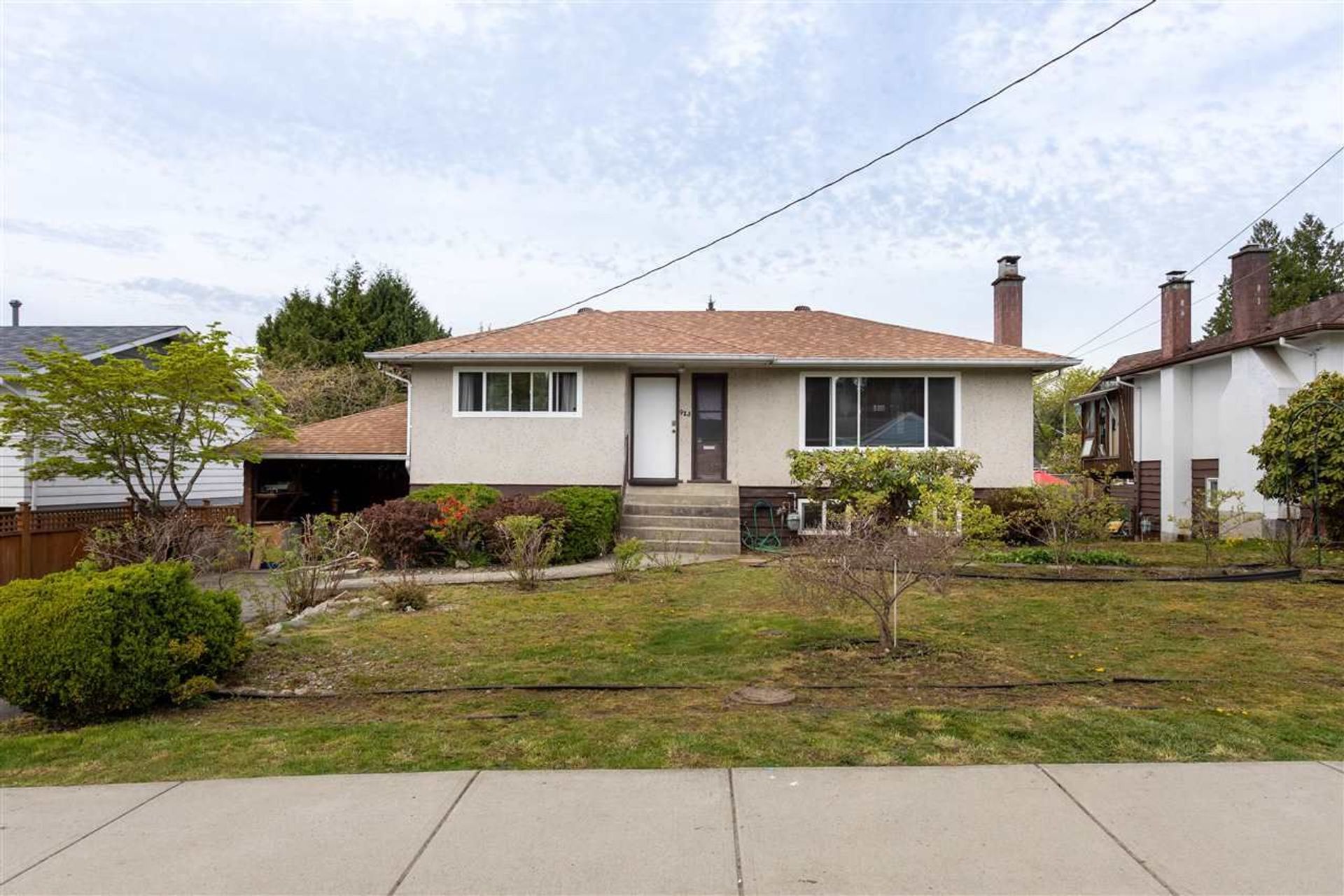 923-smith-avenue-coquitlam-west-coquitlam-01 at 923 Smith Avenue, Coquitlam West, Coquitlam