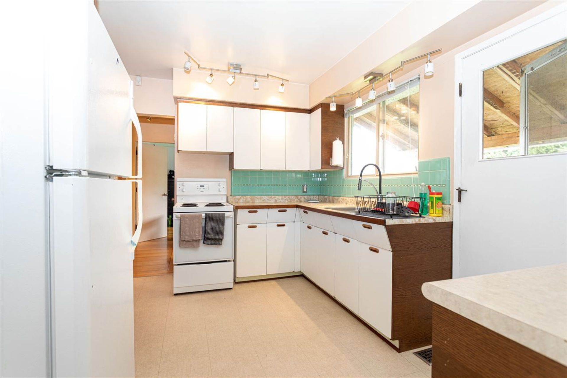 923-smith-avenue-coquitlam-west-coquitlam-06 at 923 Smith Avenue, Coquitlam West, Coquitlam