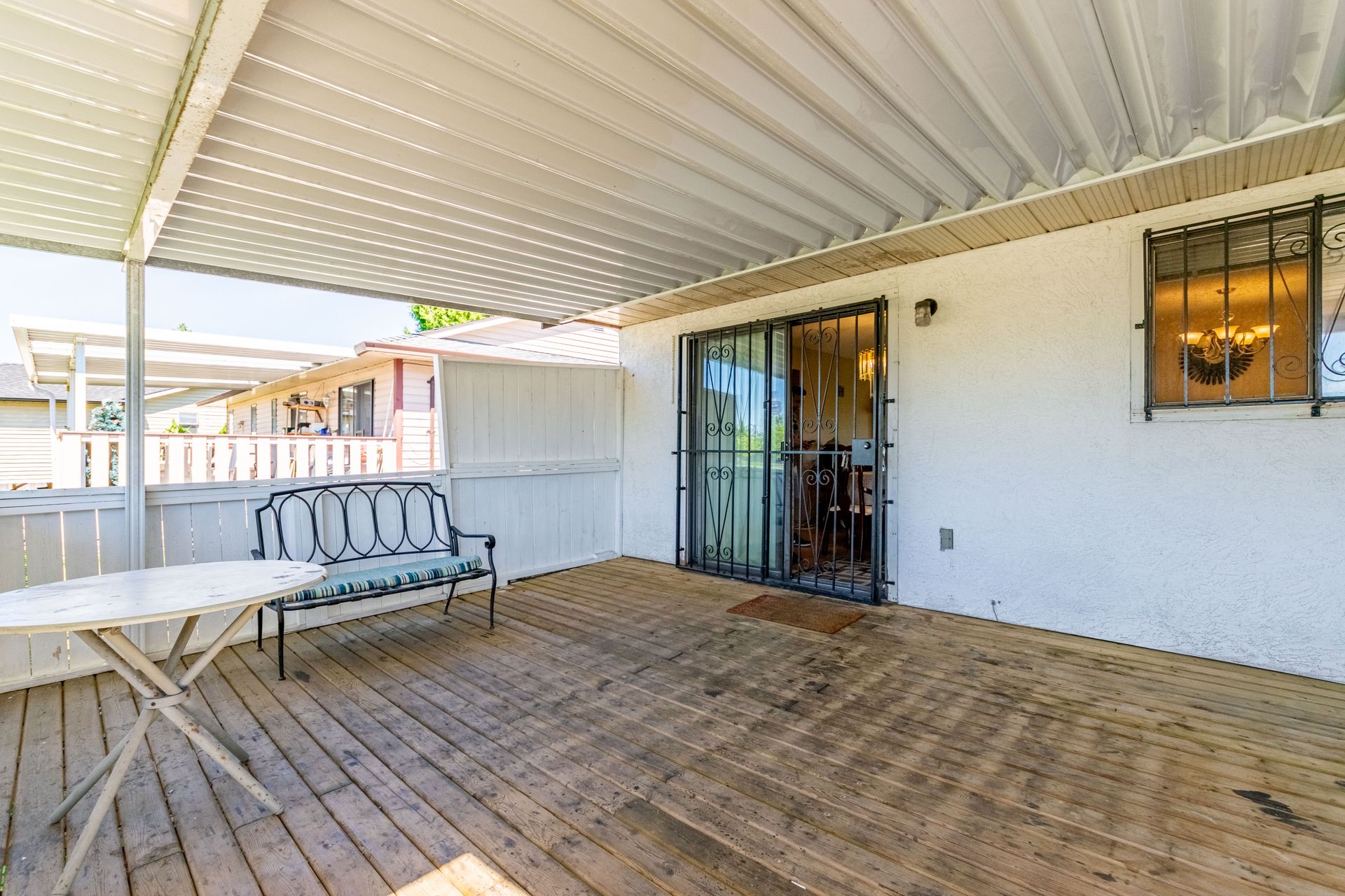 21 at 15576 100 Avenue, Guildford, North Surrey