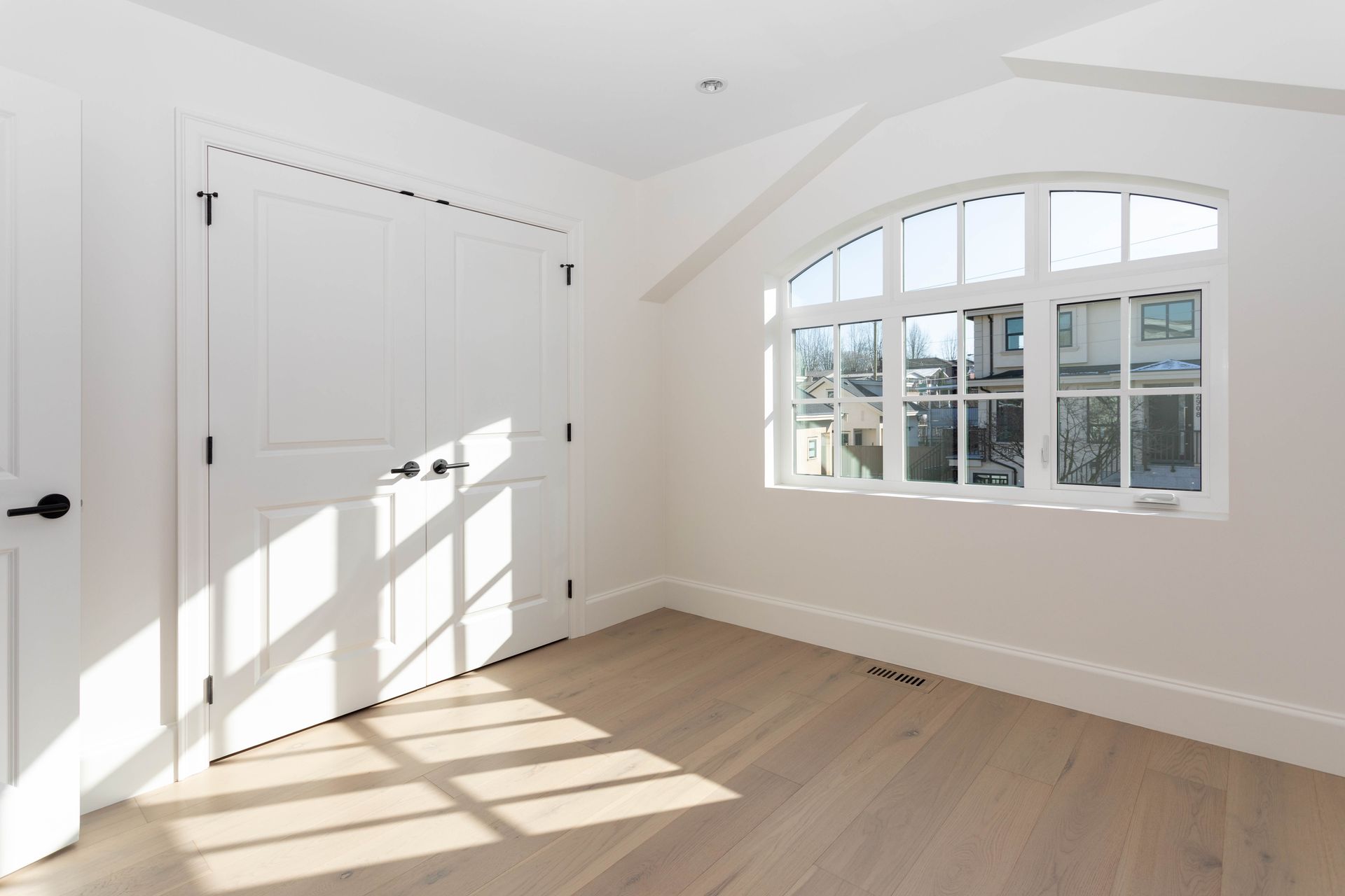 dxs33 at 986 Renfrew Street, Renfrew VE, Vancouver East