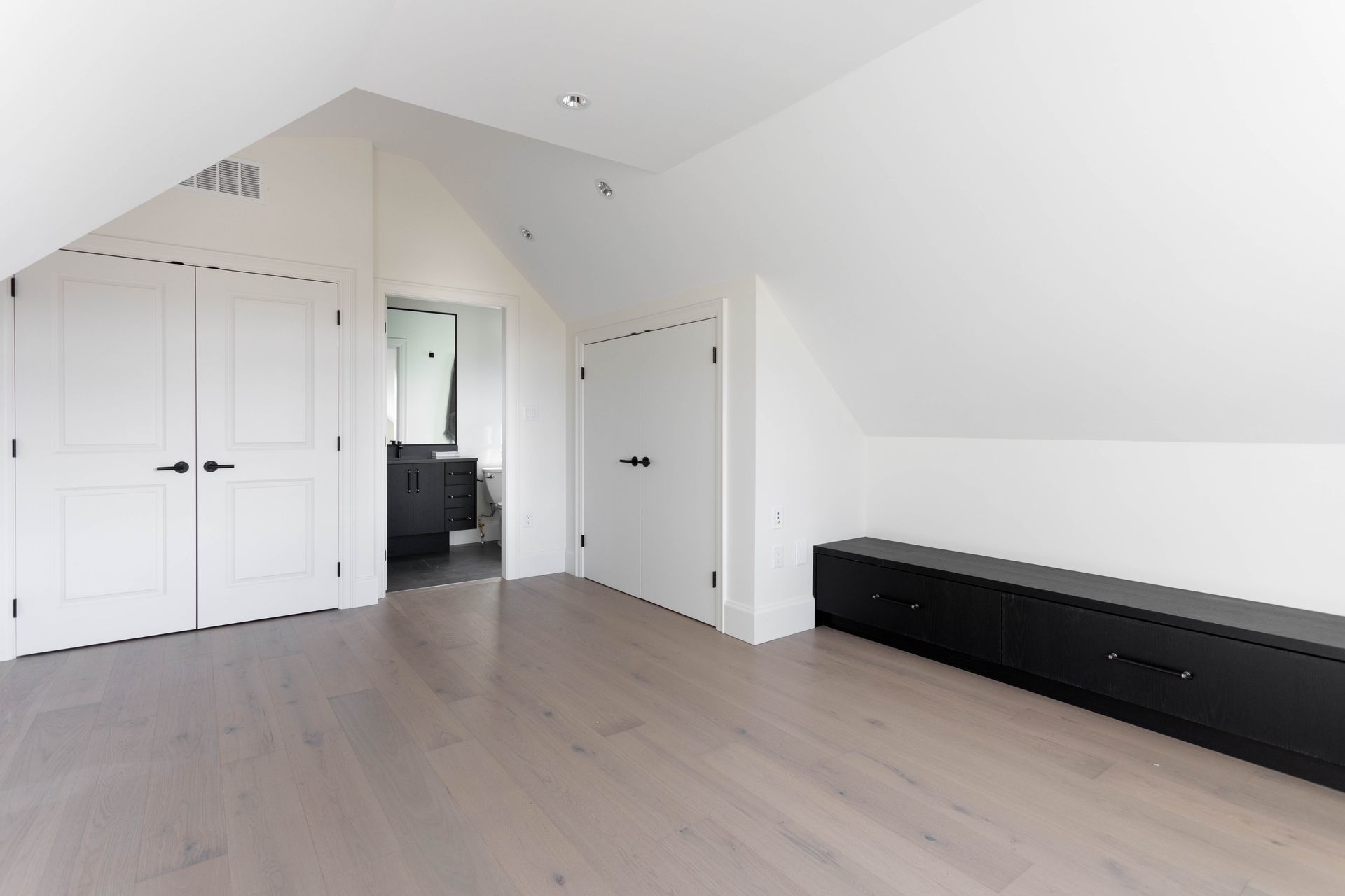 dxs34 at 986 Renfrew Street, Renfrew VE, Vancouver East
