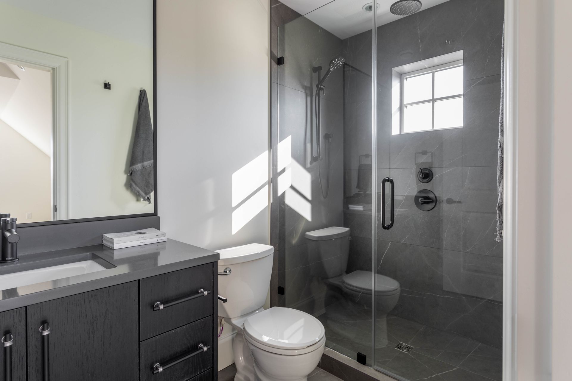 dxs39 at 986 Renfrew Street, Renfrew VE, Vancouver East