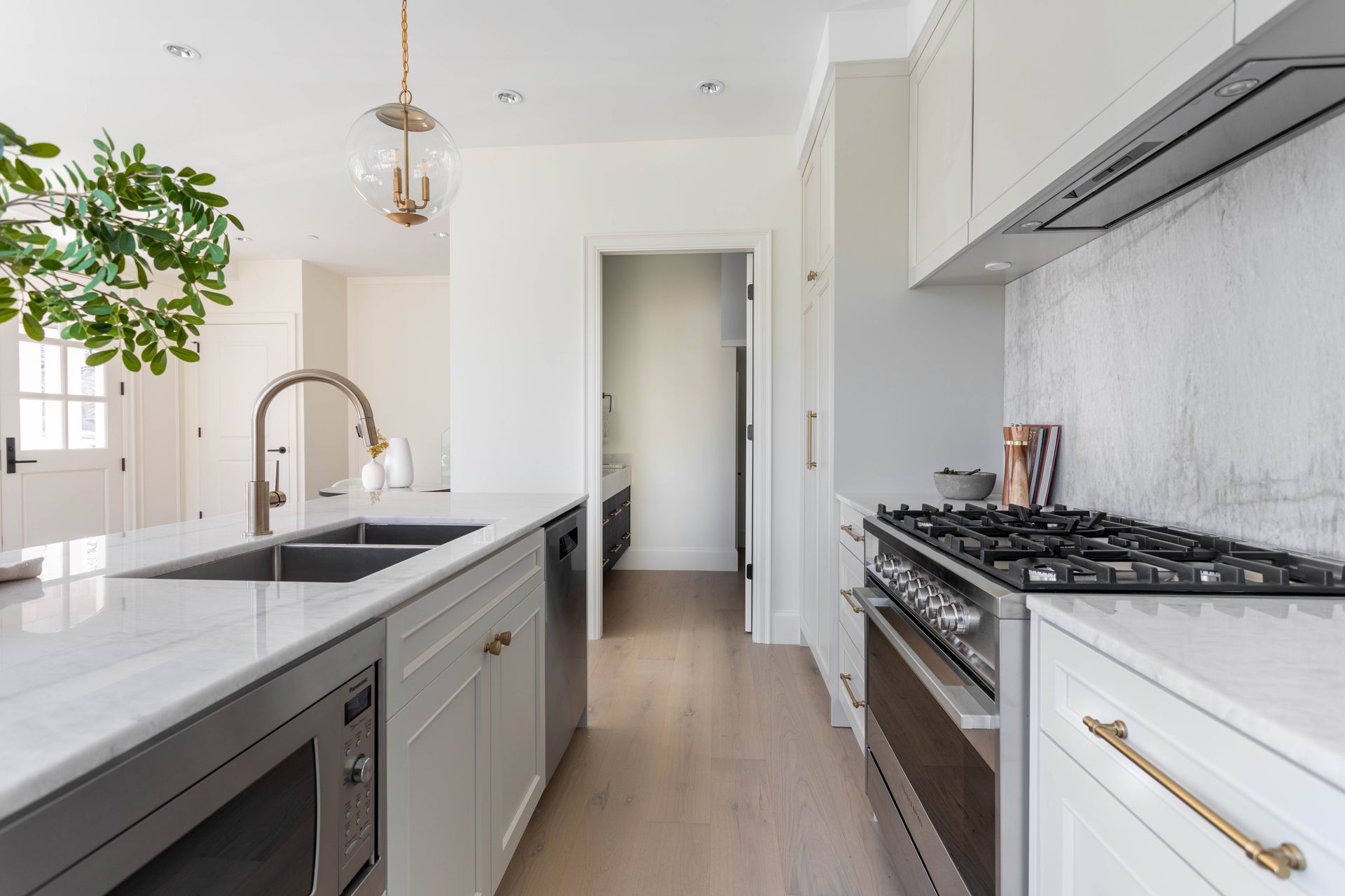 dxs15 at 2905 Parker Street, Renfrew VE, Vancouver East