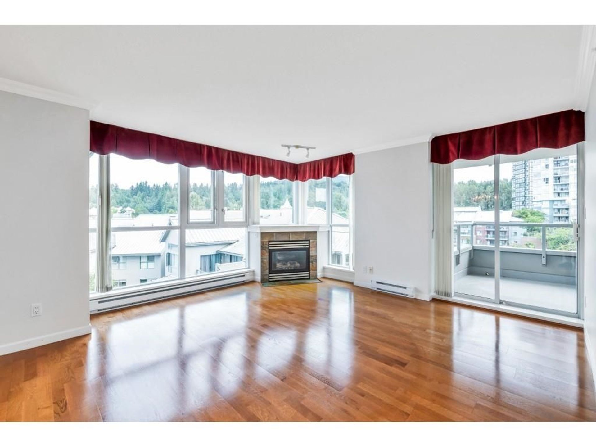 9227c624-8ced-41a0-9d12-15a5b6e765f3 at 407 - 235 Guildford Way, North Shore Pt Moody, Port Moody