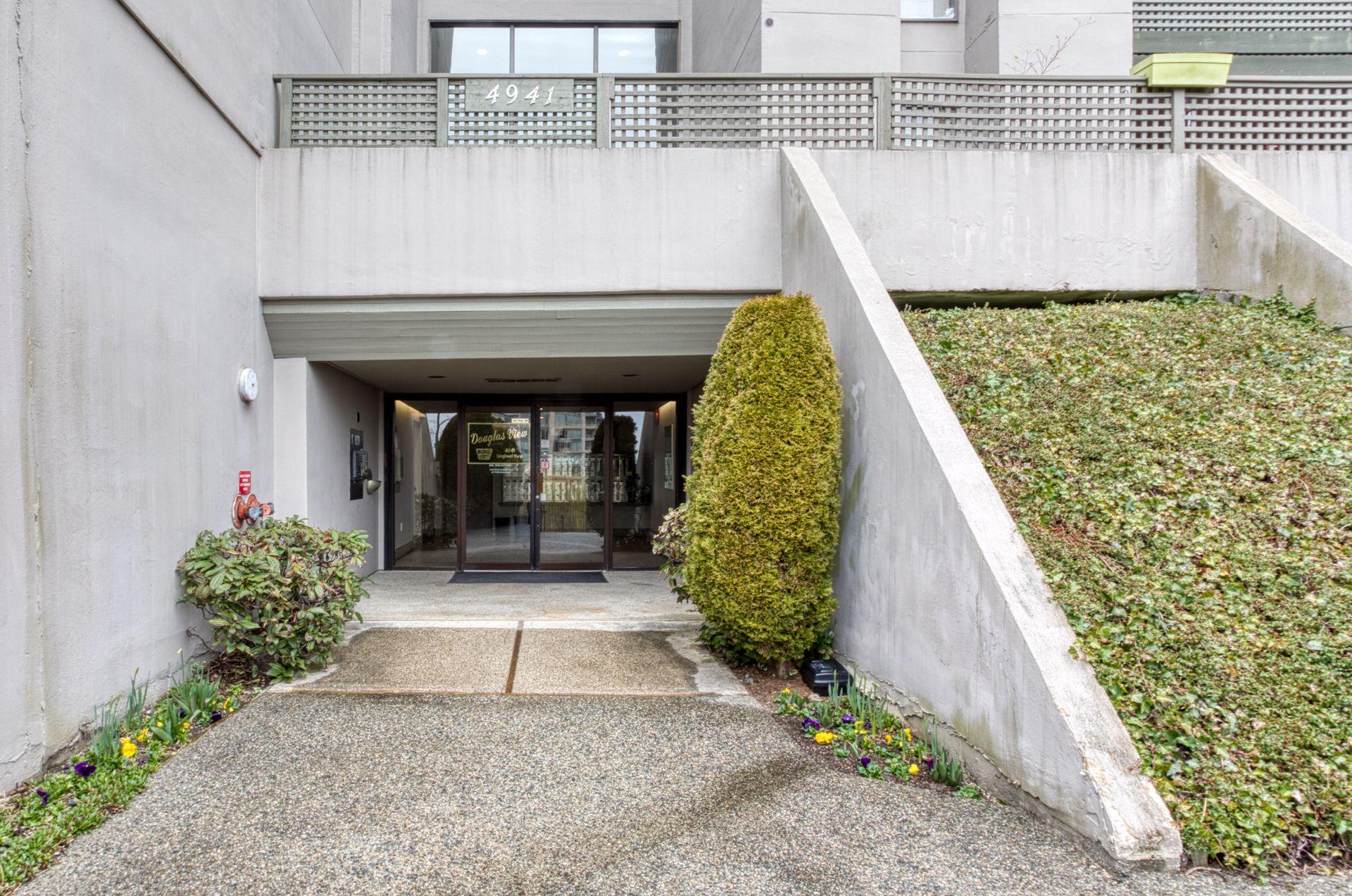 lgh20 at 102 - 4941 Lougheed Highway, Brentwood Park, Burnaby North