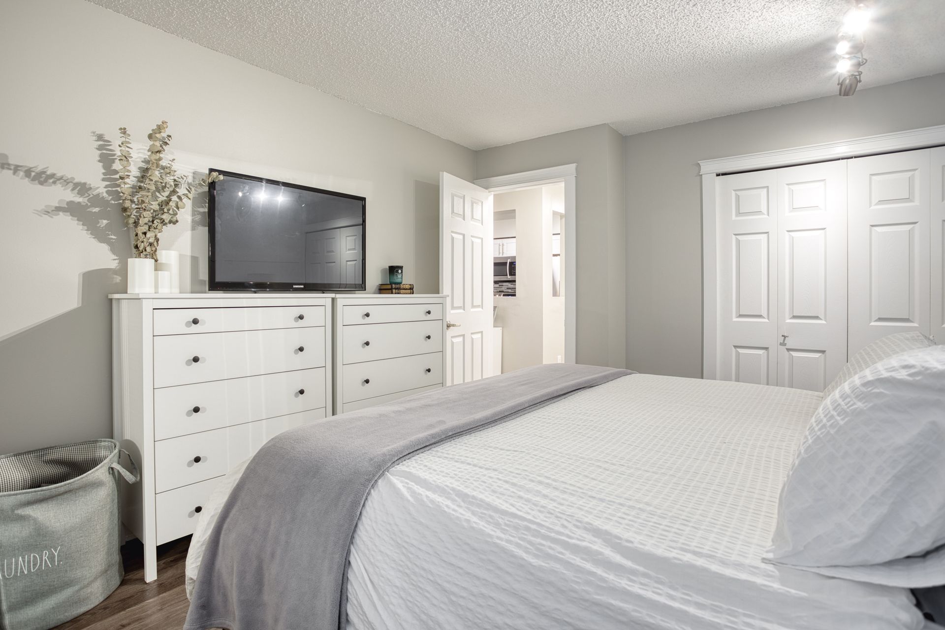 lgh4 at 102 - 4941 Lougheed Highway, Brentwood Park, Burnaby North