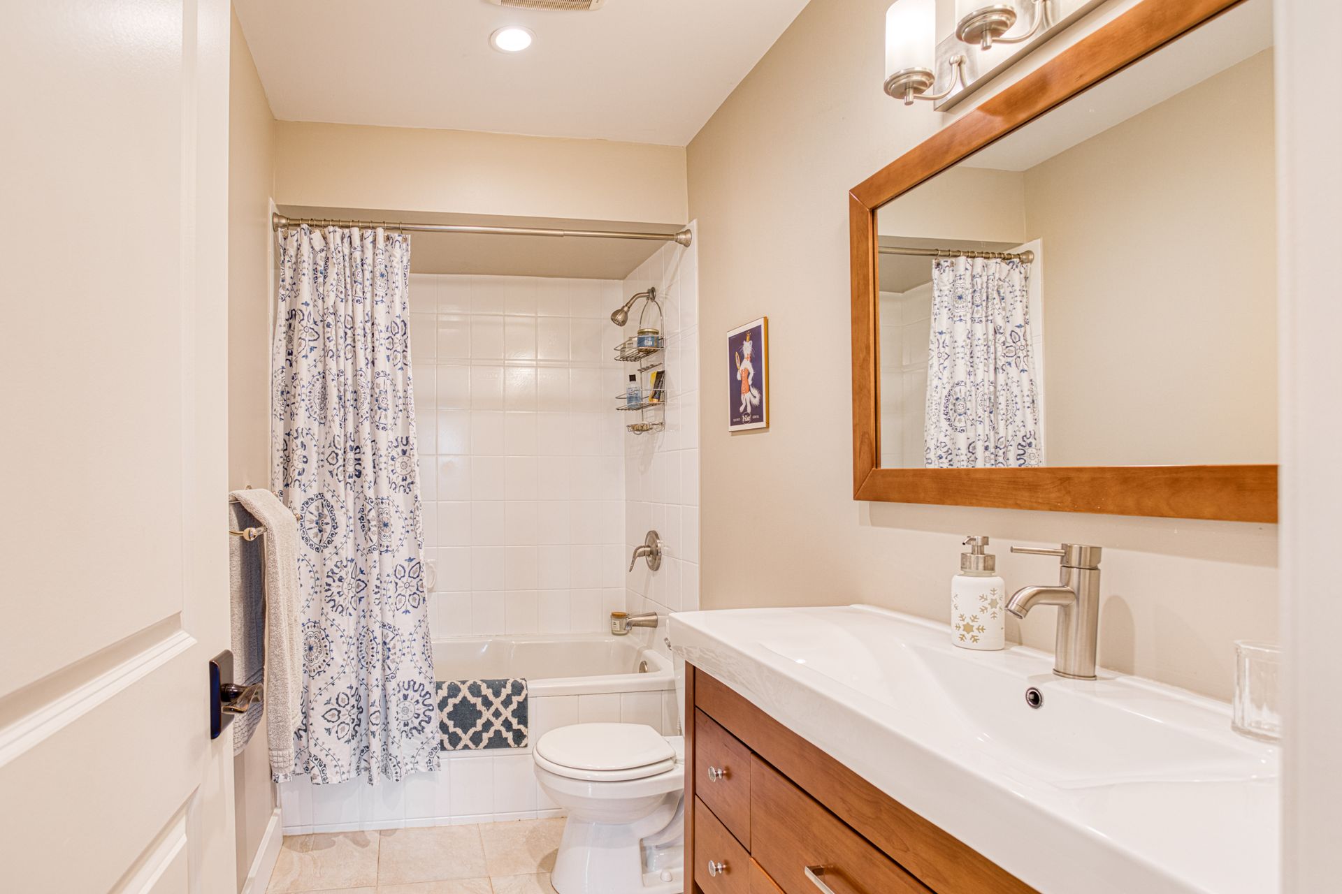 lks38 at 663 Lakeshore Drive, Central Coquitlam, Coquitlam