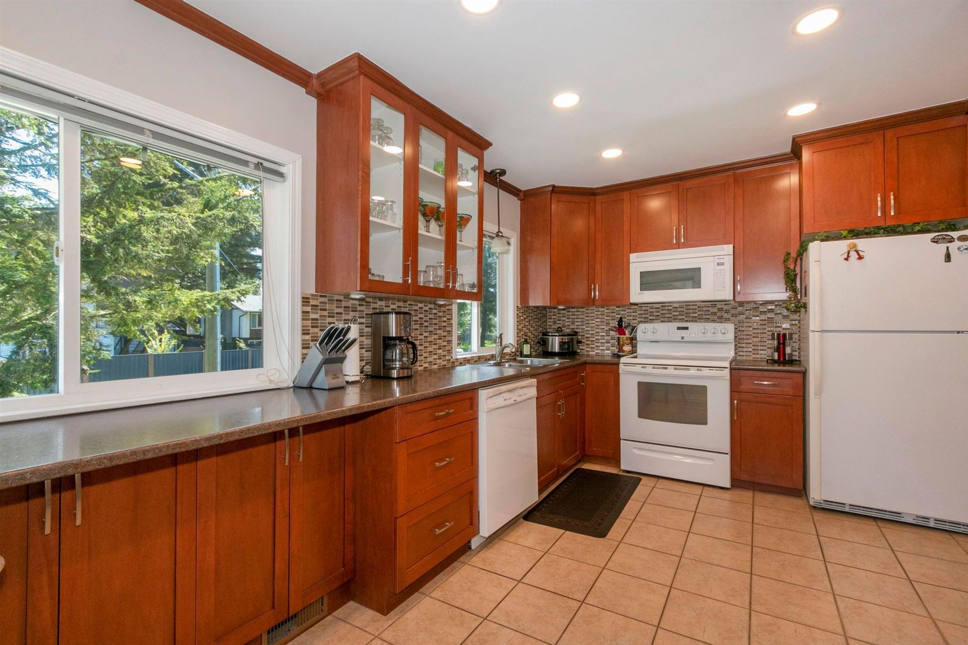 3591-hamilton-street-lincoln-park-pq-port-coquitlam-06 at 3591 Hamilton Street, Lincoln Park PQ, Port Coquitlam