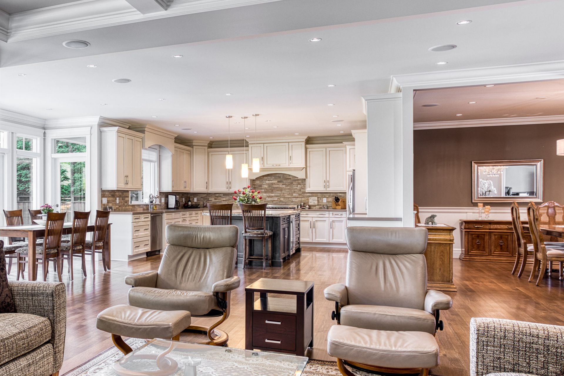 macs44 at 965 Macintosh Street, Harbour Chines, Coquitlam