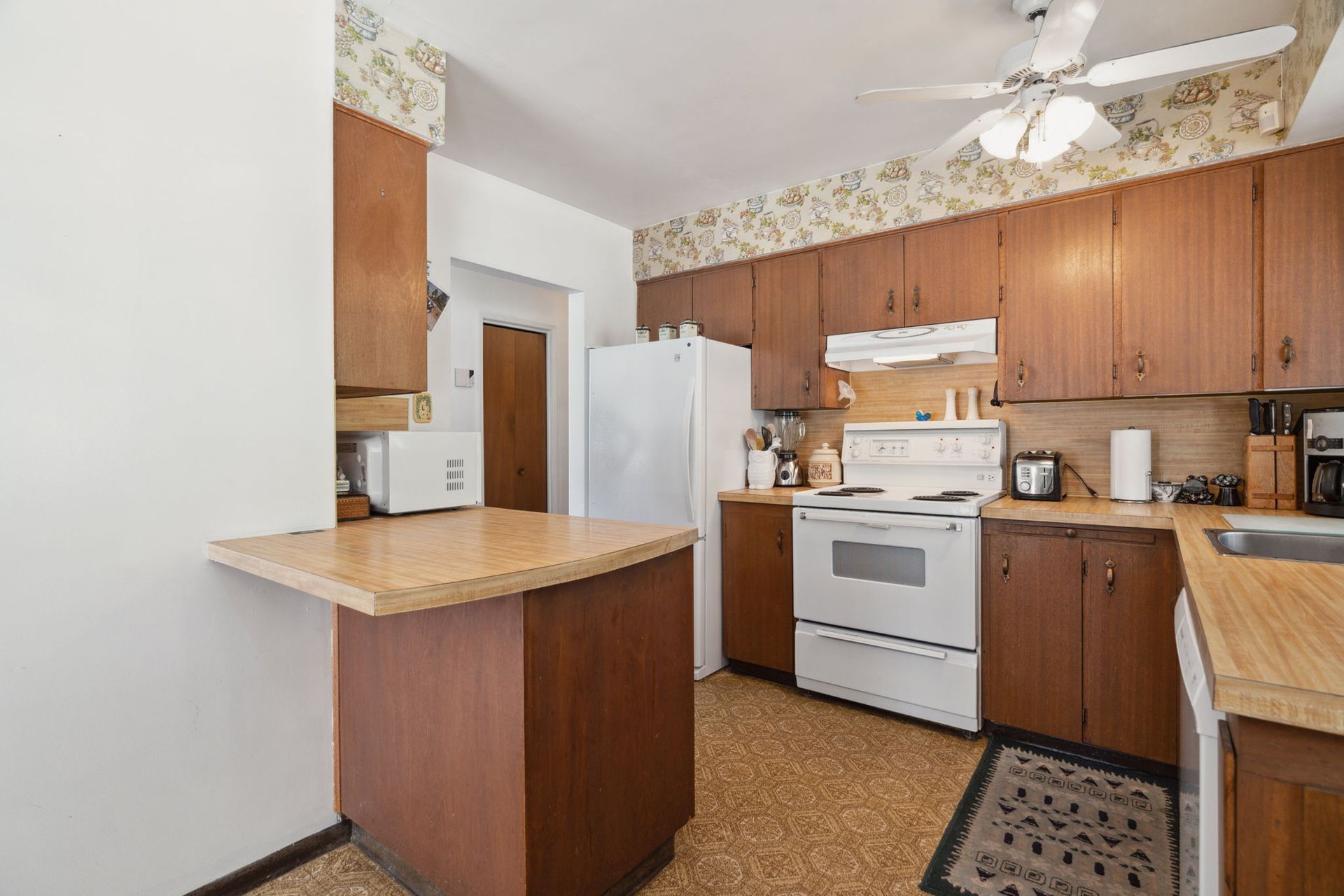 24-web-or-mls-15 at 623 Cypress Street, Central Coquitlam, Coquitlam