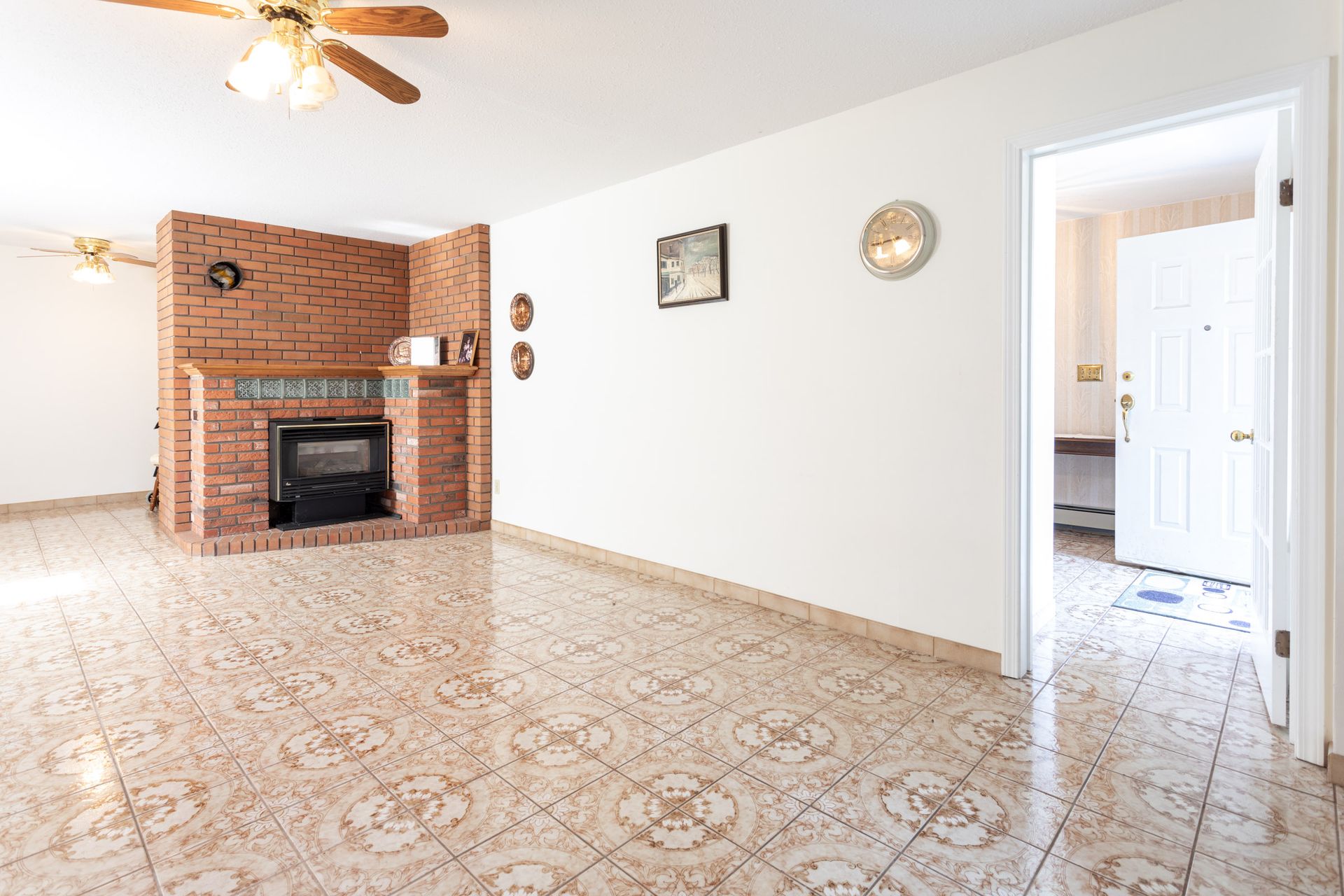 sus16 at 7295 Sussex Avenue, Metrotown, Burnaby South