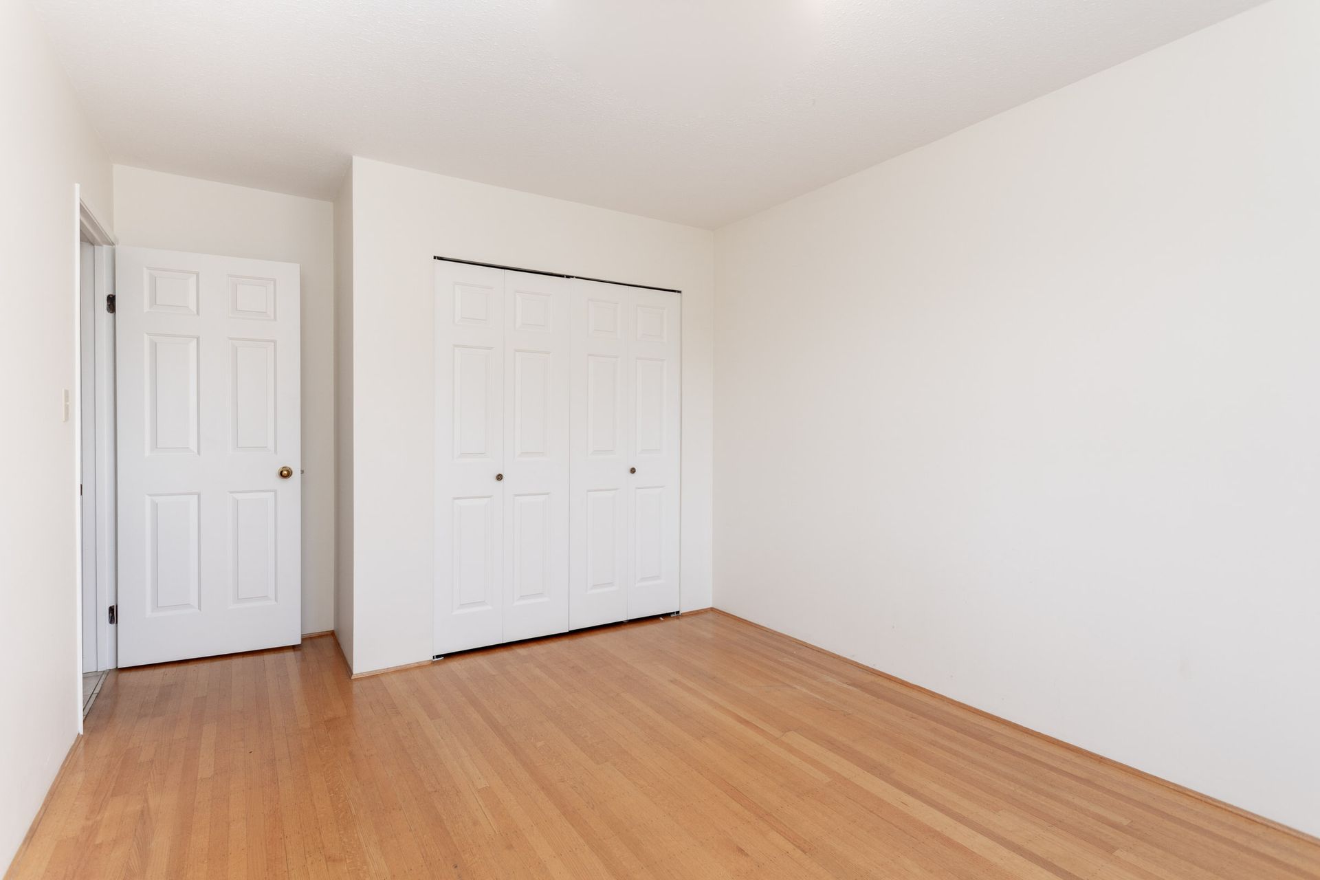 sus27 at 7295 Sussex Avenue, Metrotown, Burnaby South