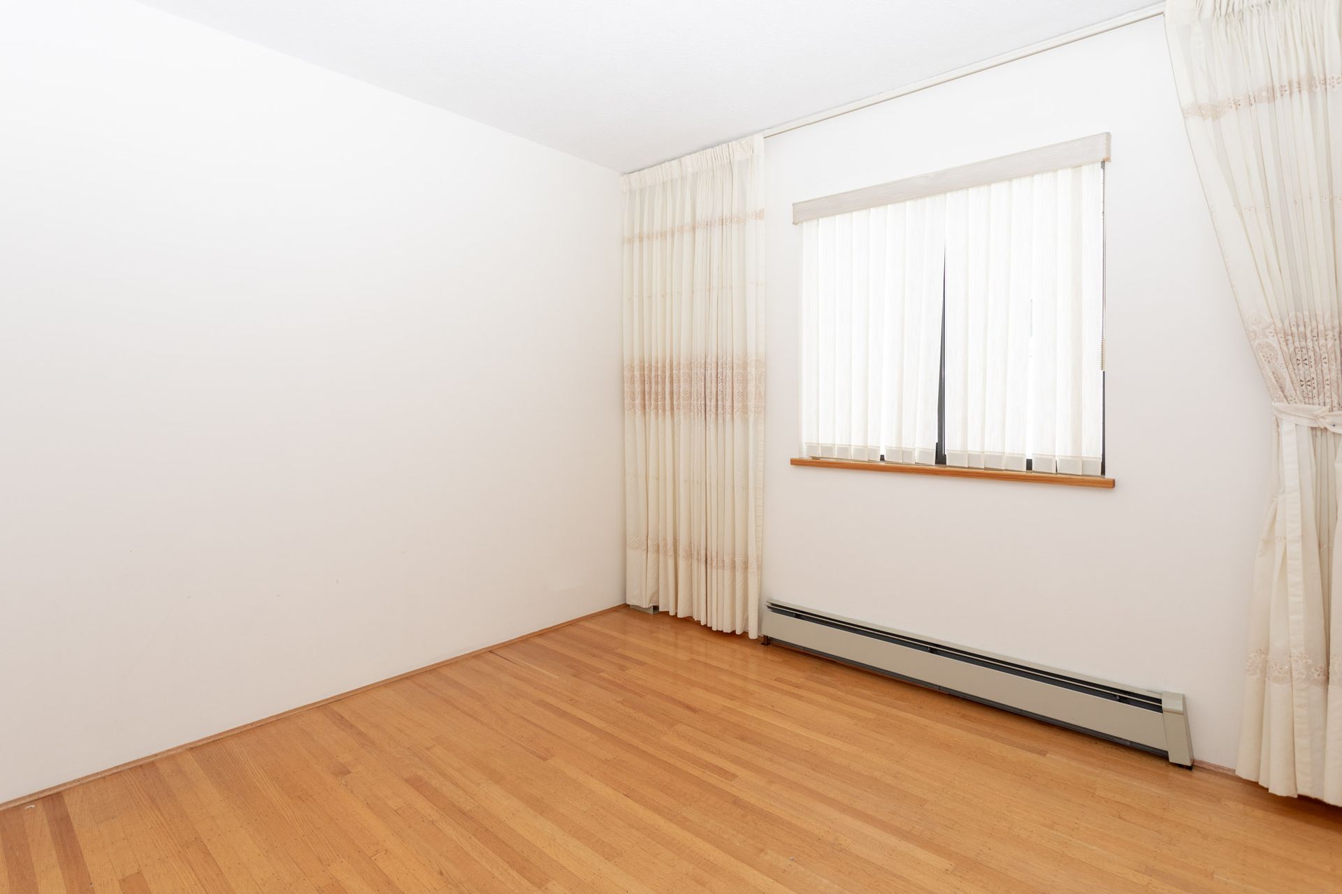 sus30 at 7295 Sussex Avenue, Metrotown, Burnaby South