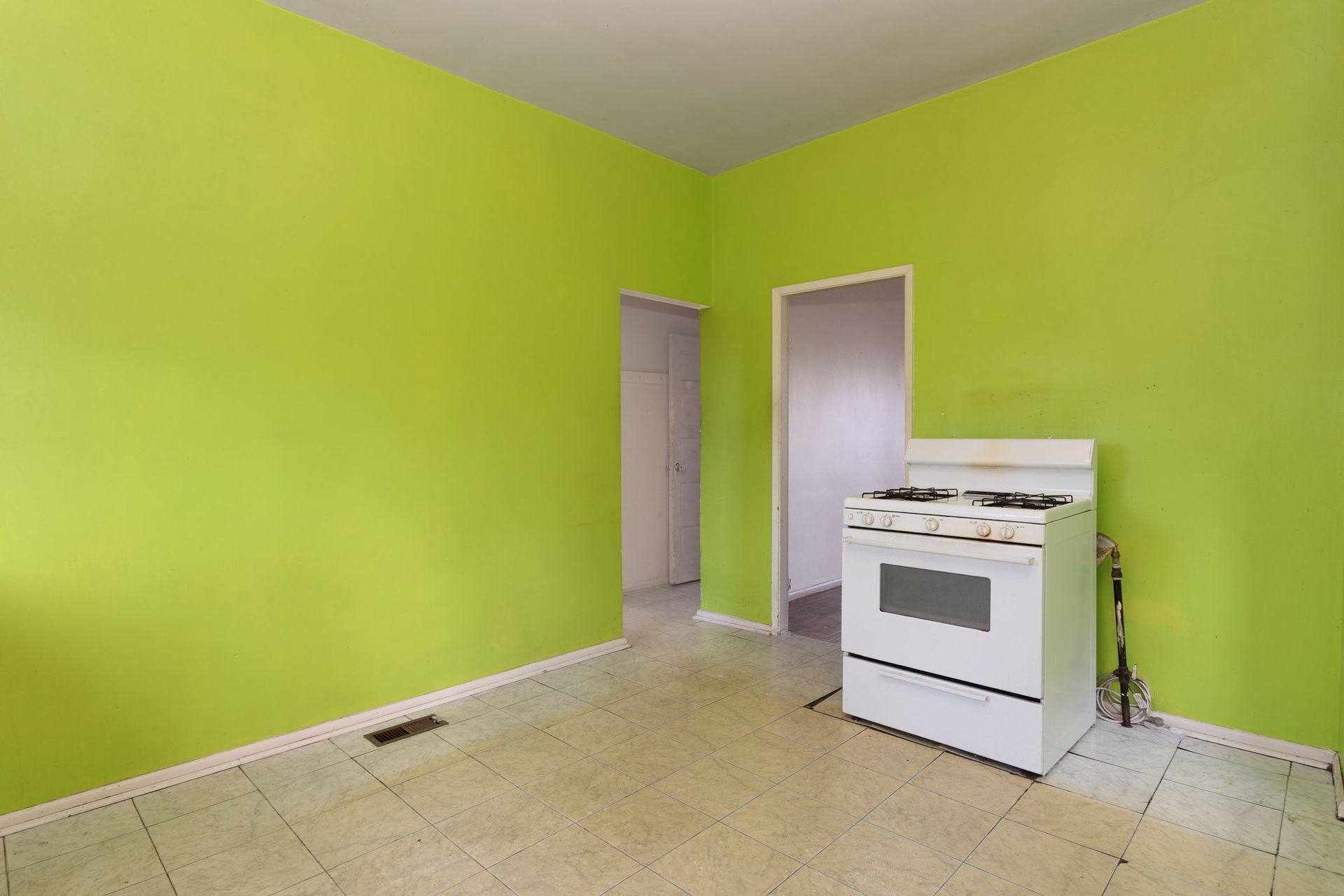 queb10 at 3477 Quebec Street, Main, Vancouver East