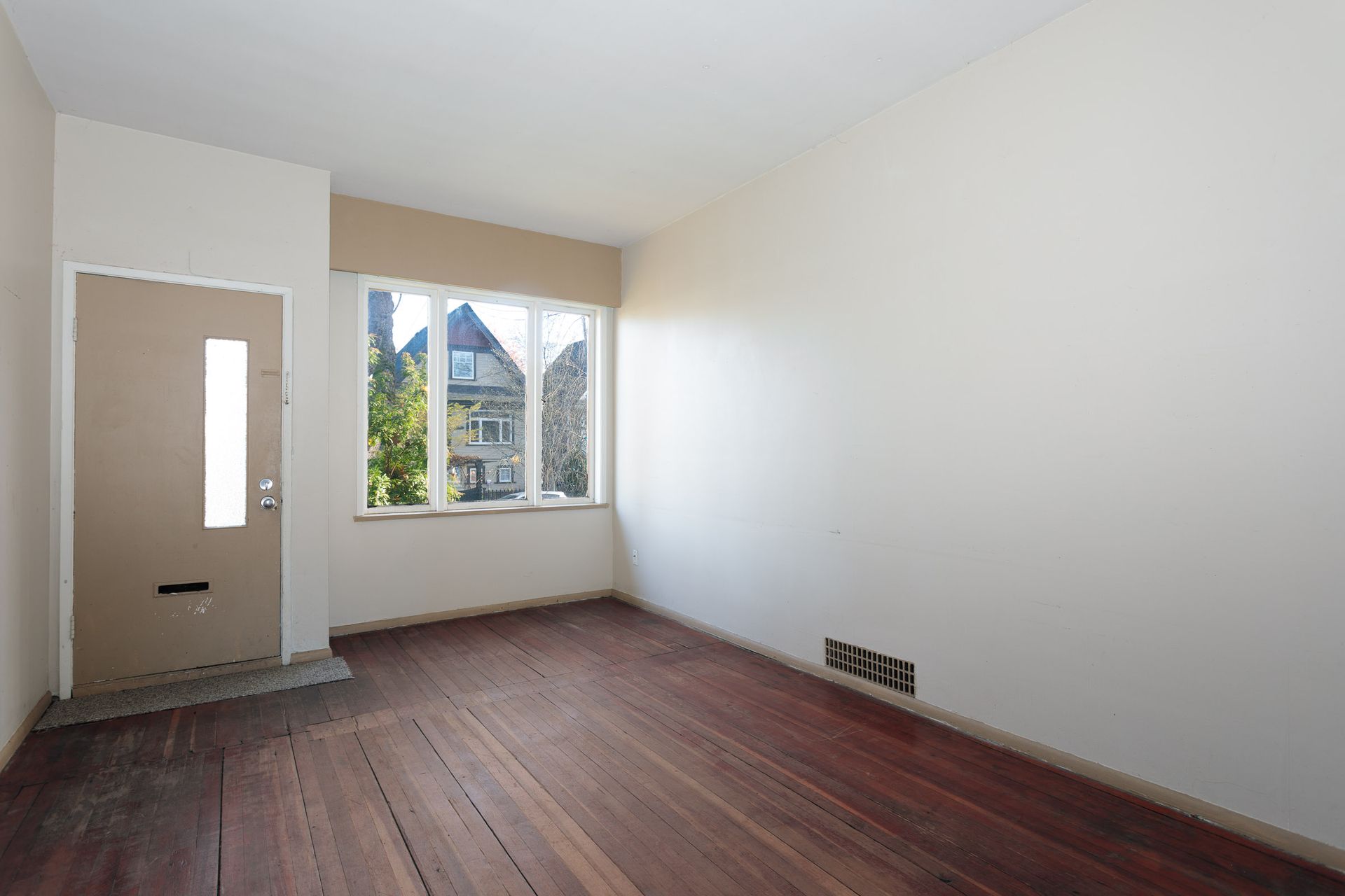 queb7 at 3477 Quebec Street, Main, Vancouver East