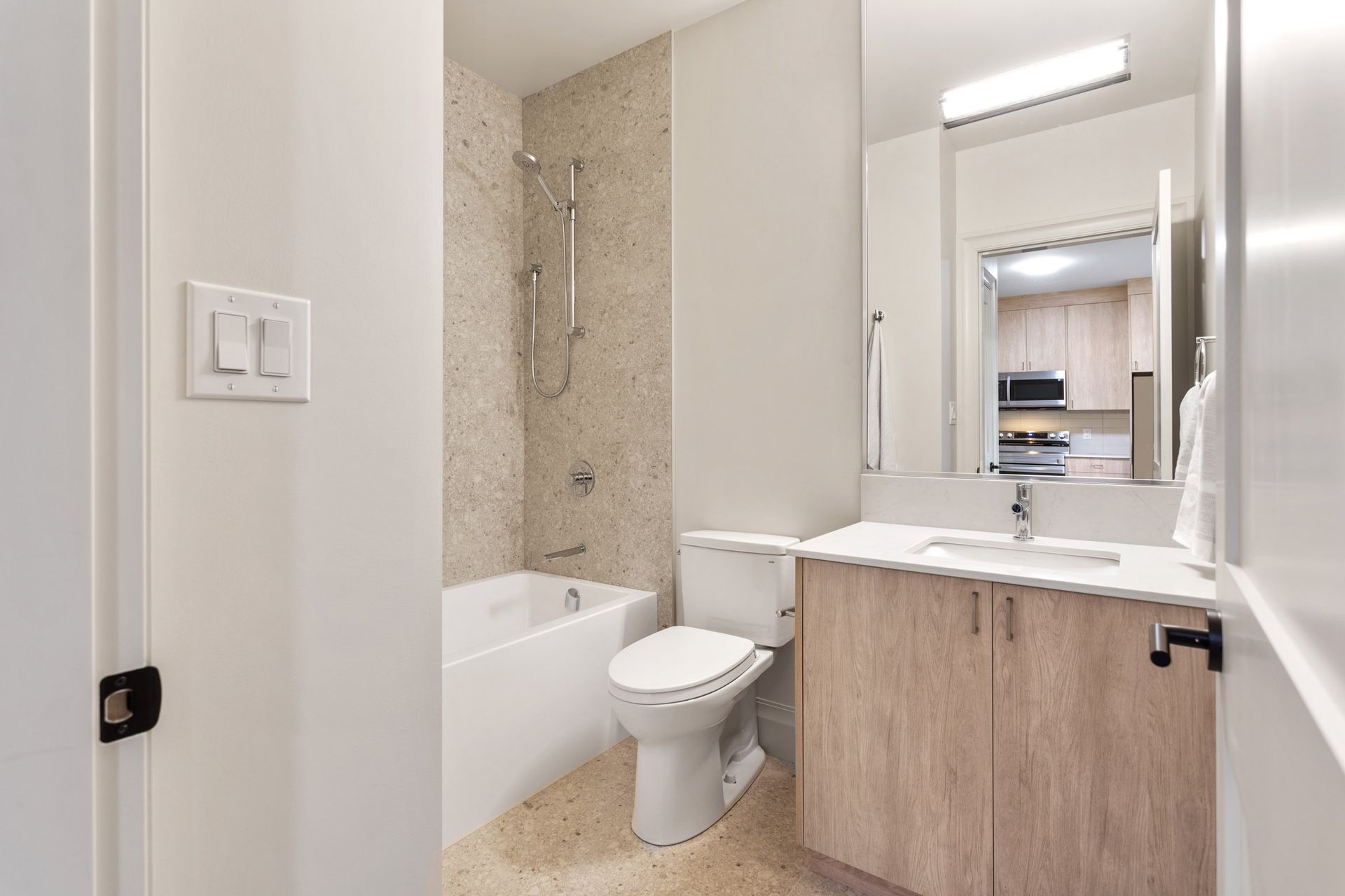 r1-39 at 135 Ranelagh Avenue, Capitol Hill BN, Burnaby North