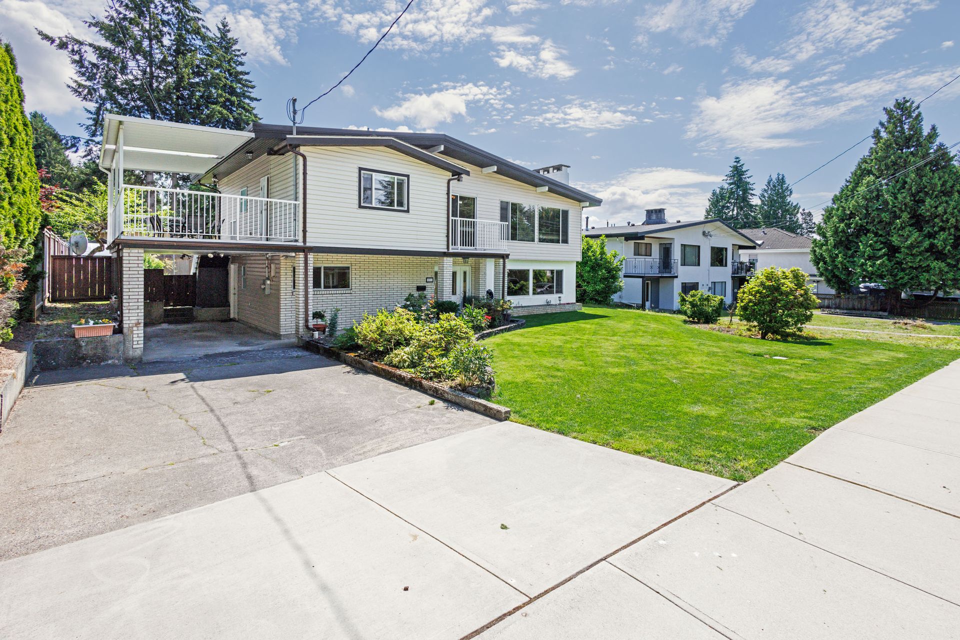 sch30 at 571 Schoolhouse Street, Central Coquitlam, Coquitlam