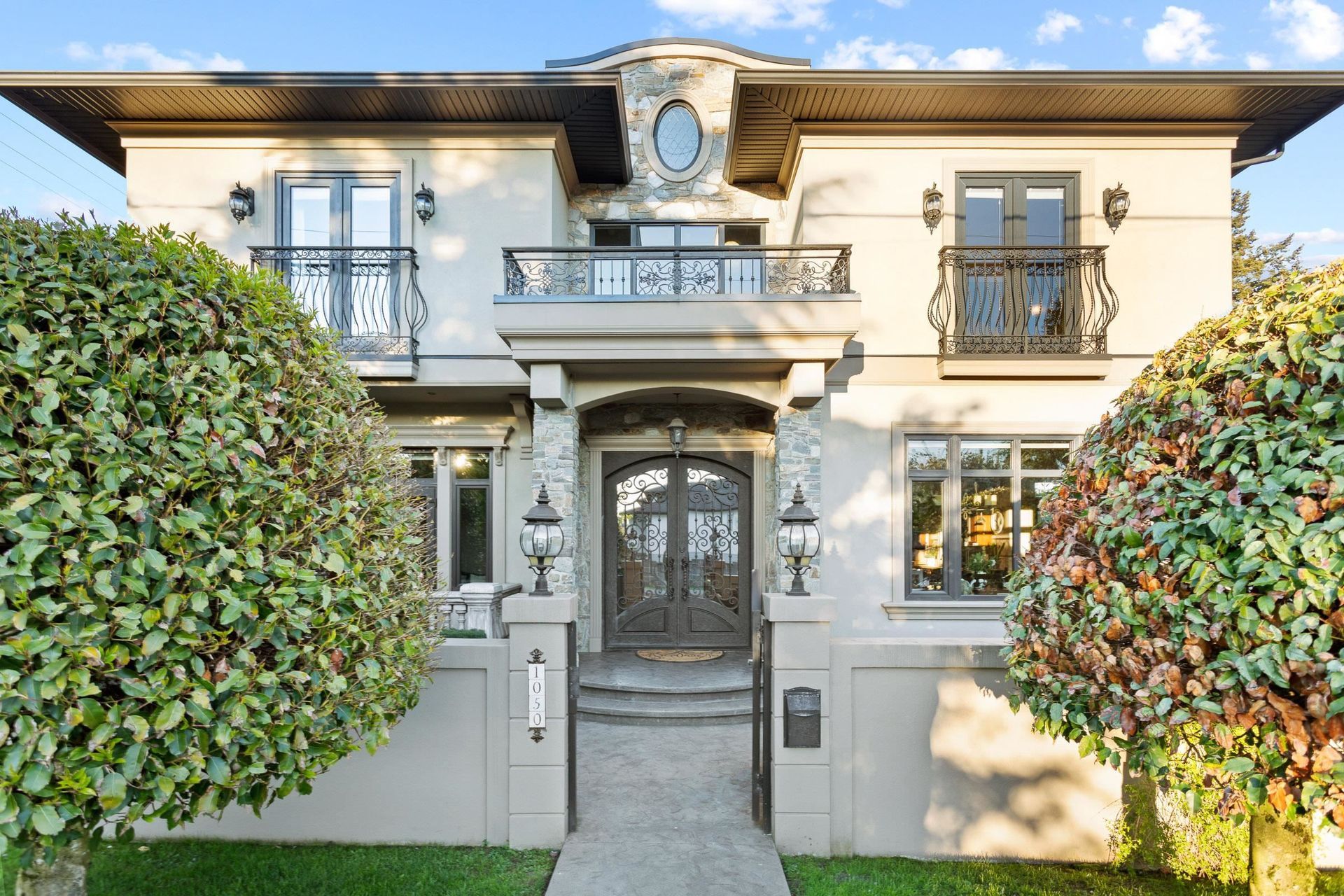 1050-cliff-avenue-sperling-duthie-burnaby-north-01 at 1050 Cliff Avenue, Sperling-Duthie, Burnaby North