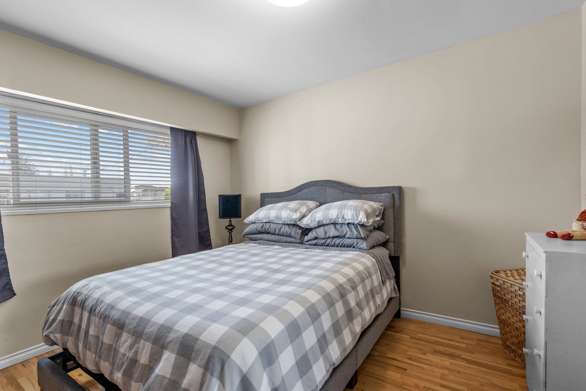 4830a-albert-street-capitol-hill-bn-burnaby-north-09 at 4830a Albert Street, Capitol Hill BN, Burnaby North