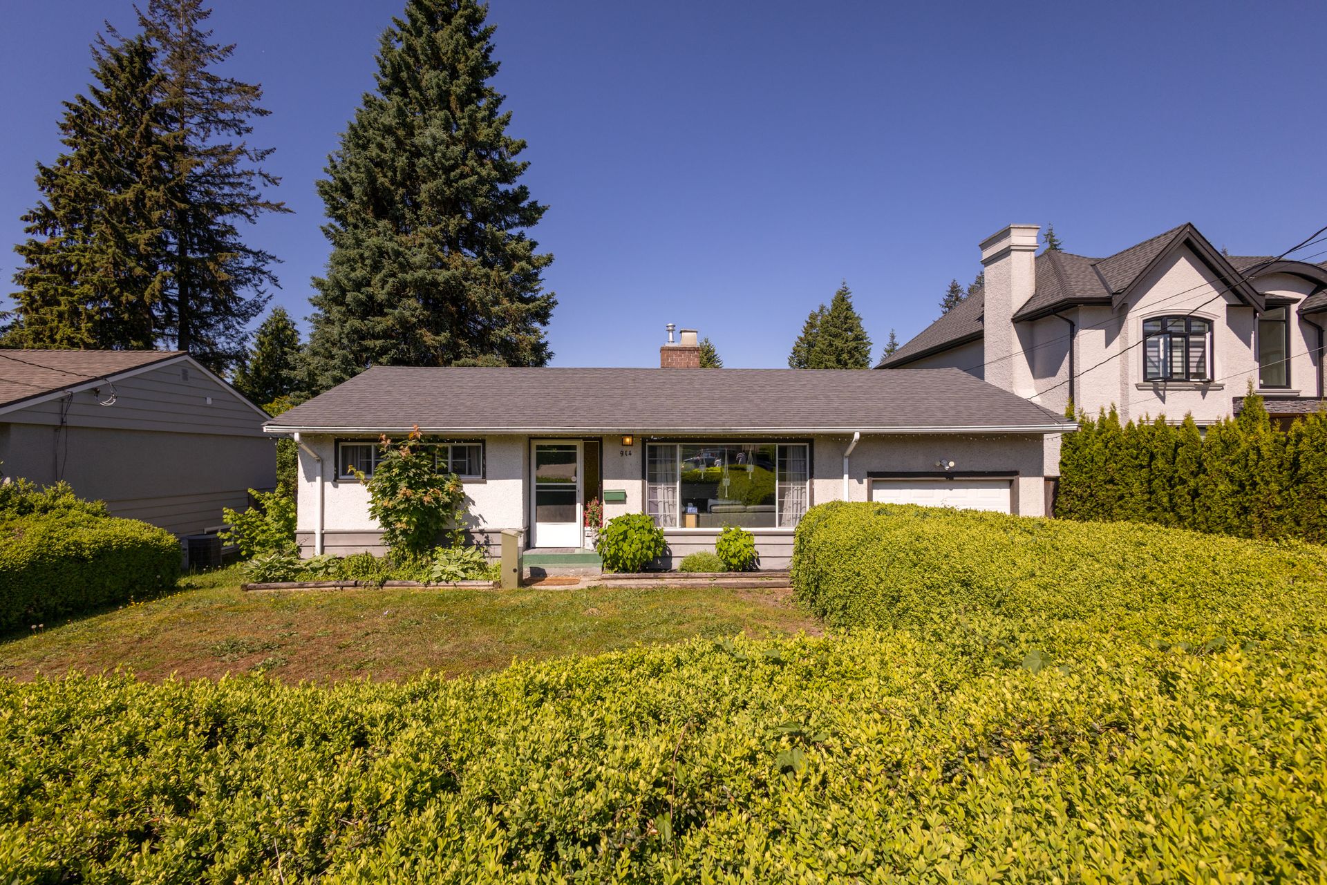 mach4 at 914 Macintosh Street, Harbour Chines, Coquitlam