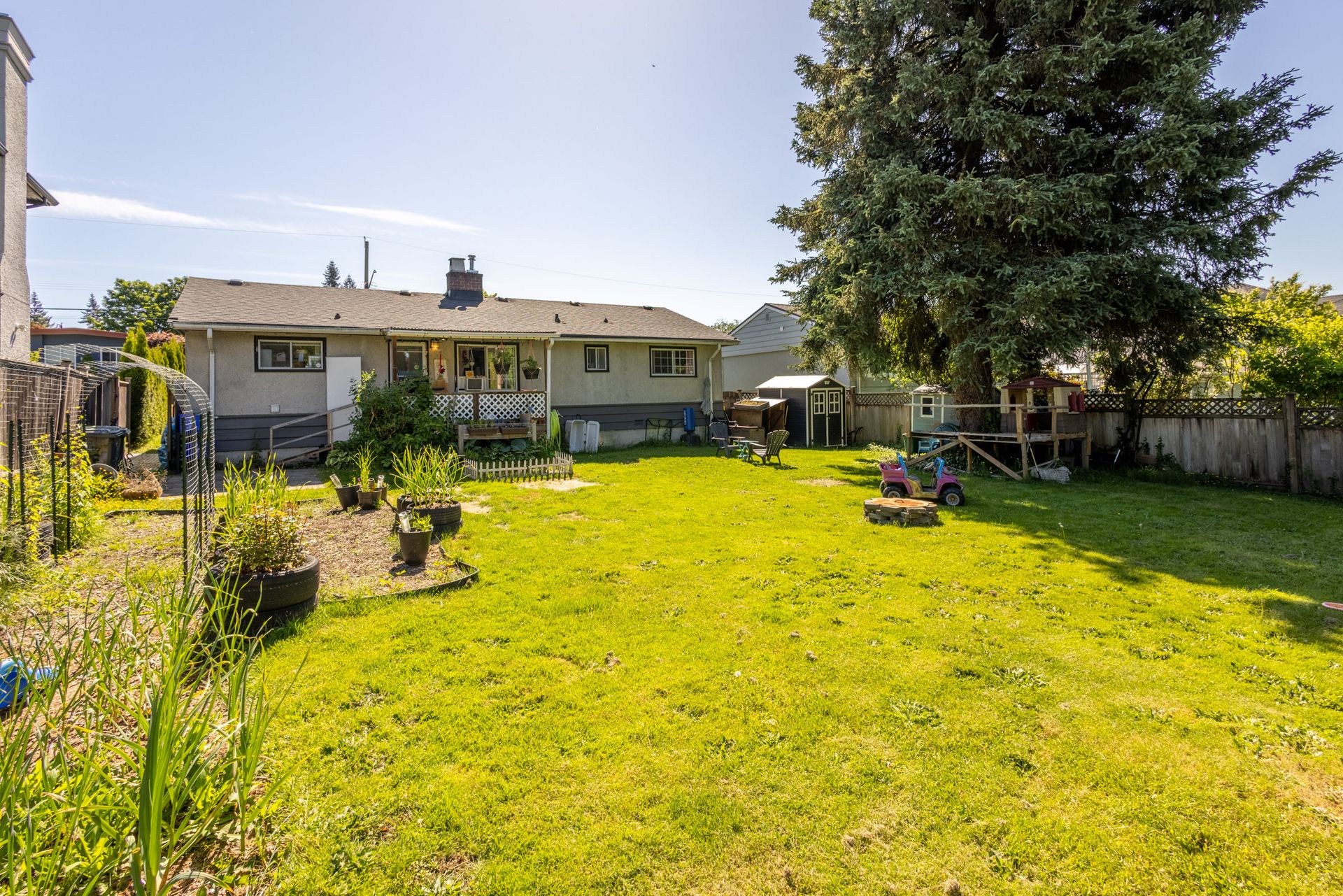 mach9 at 914 Macintosh Street, Harbour Chines, Coquitlam