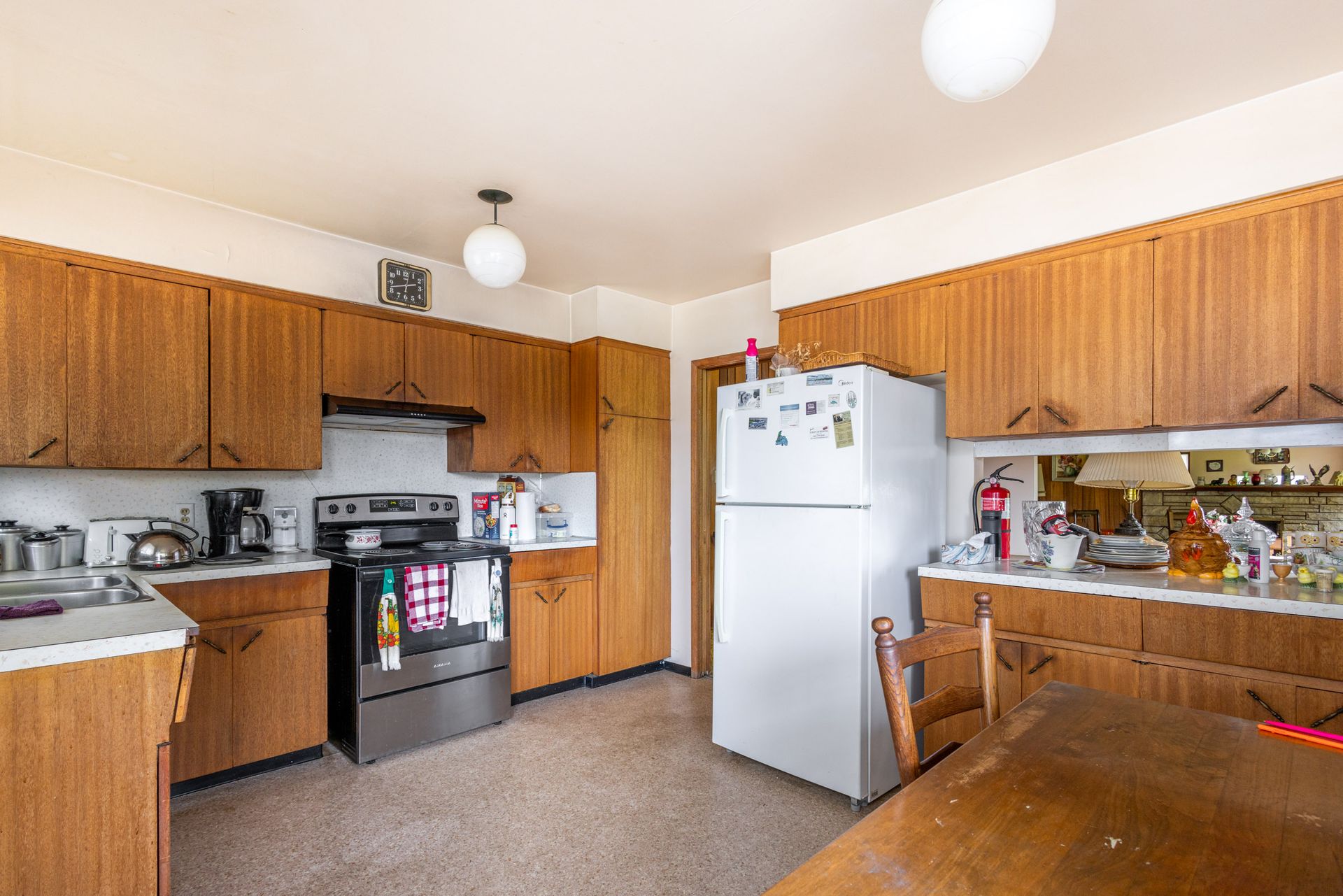 mac_3 at 892 Macintosh Street, Harbour Chines, Coquitlam