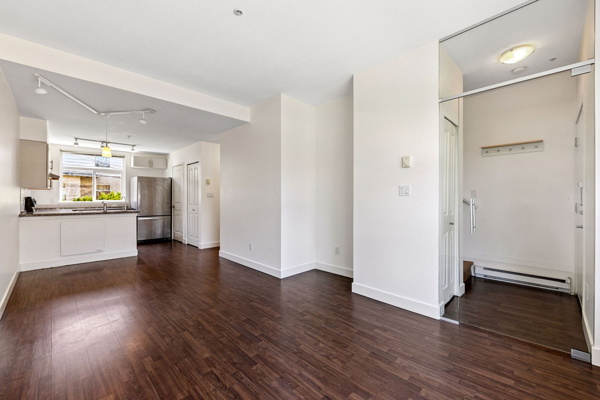 10-web-or-mls-010 at 204 - 5632 Kings Road, University VW, Vancouver West