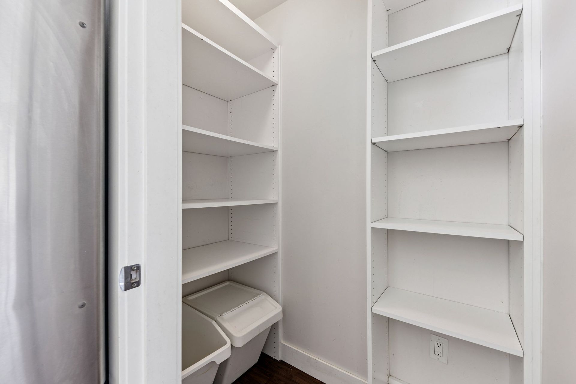 17-web-or-mls-017 at 204 - 5632 Kings Road, University VW, Vancouver West