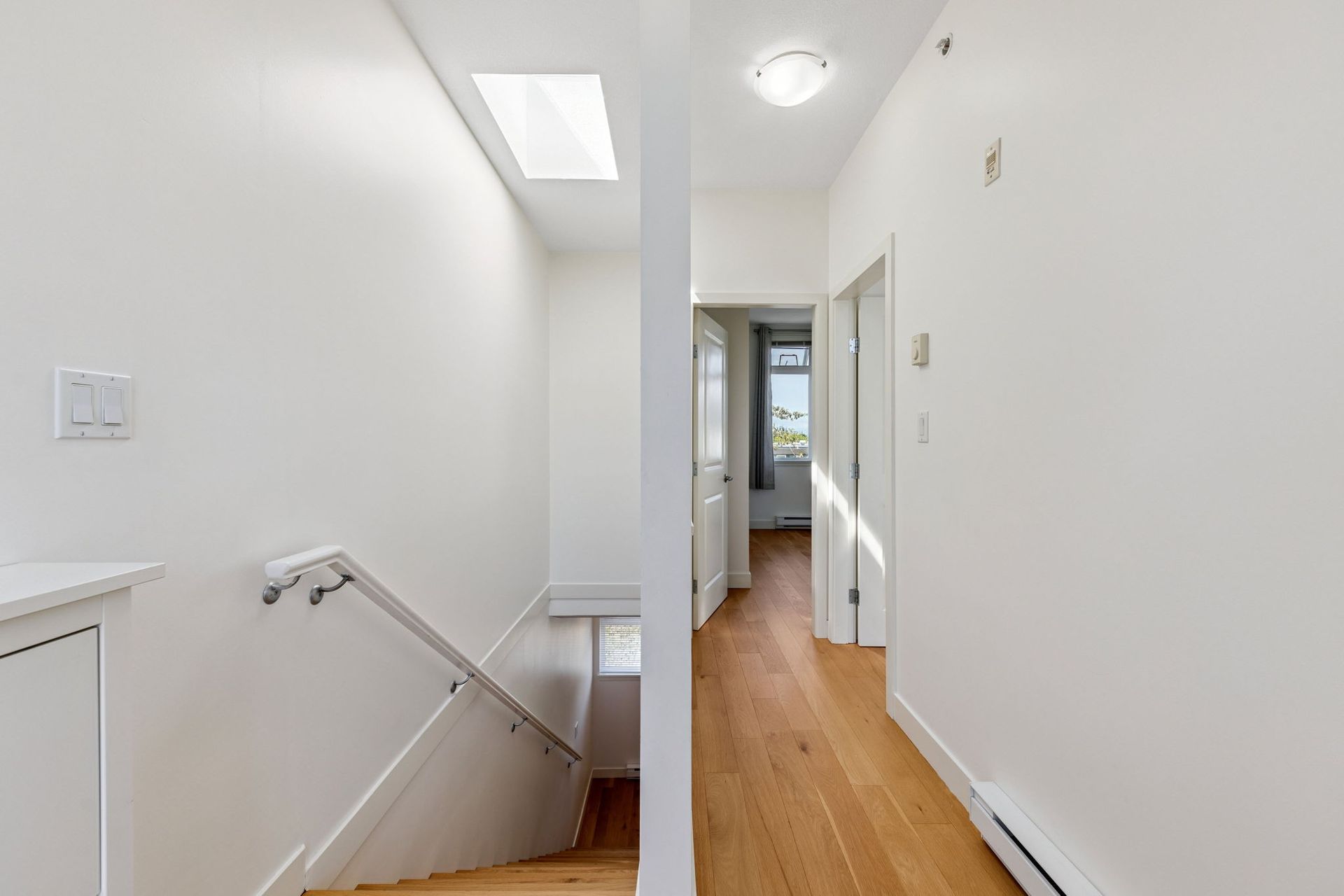 19-web-or-mls-019 at 204 - 5632 Kings Road, University VW, Vancouver West