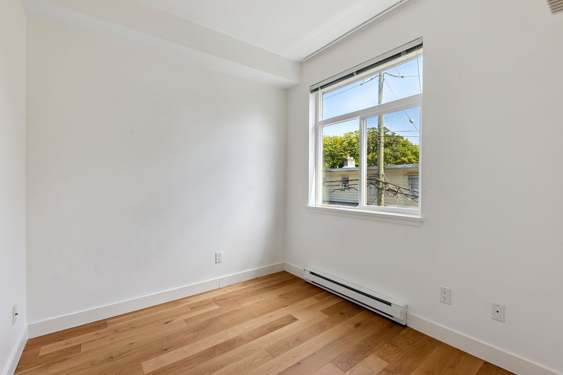21-web-or-mls-021 at 204 - 5632 Kings Road, University VW, Vancouver West