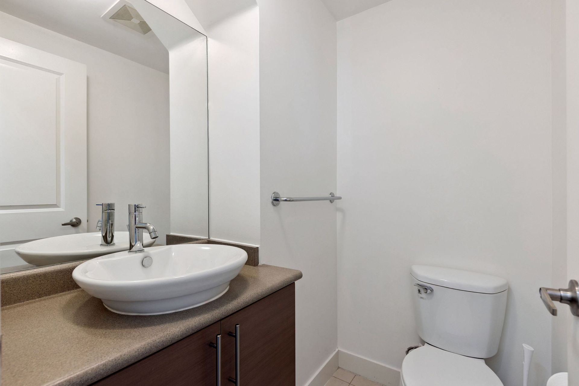 24-web-or-mls-024 at 204 - 5632 Kings Road, University VW, Vancouver West