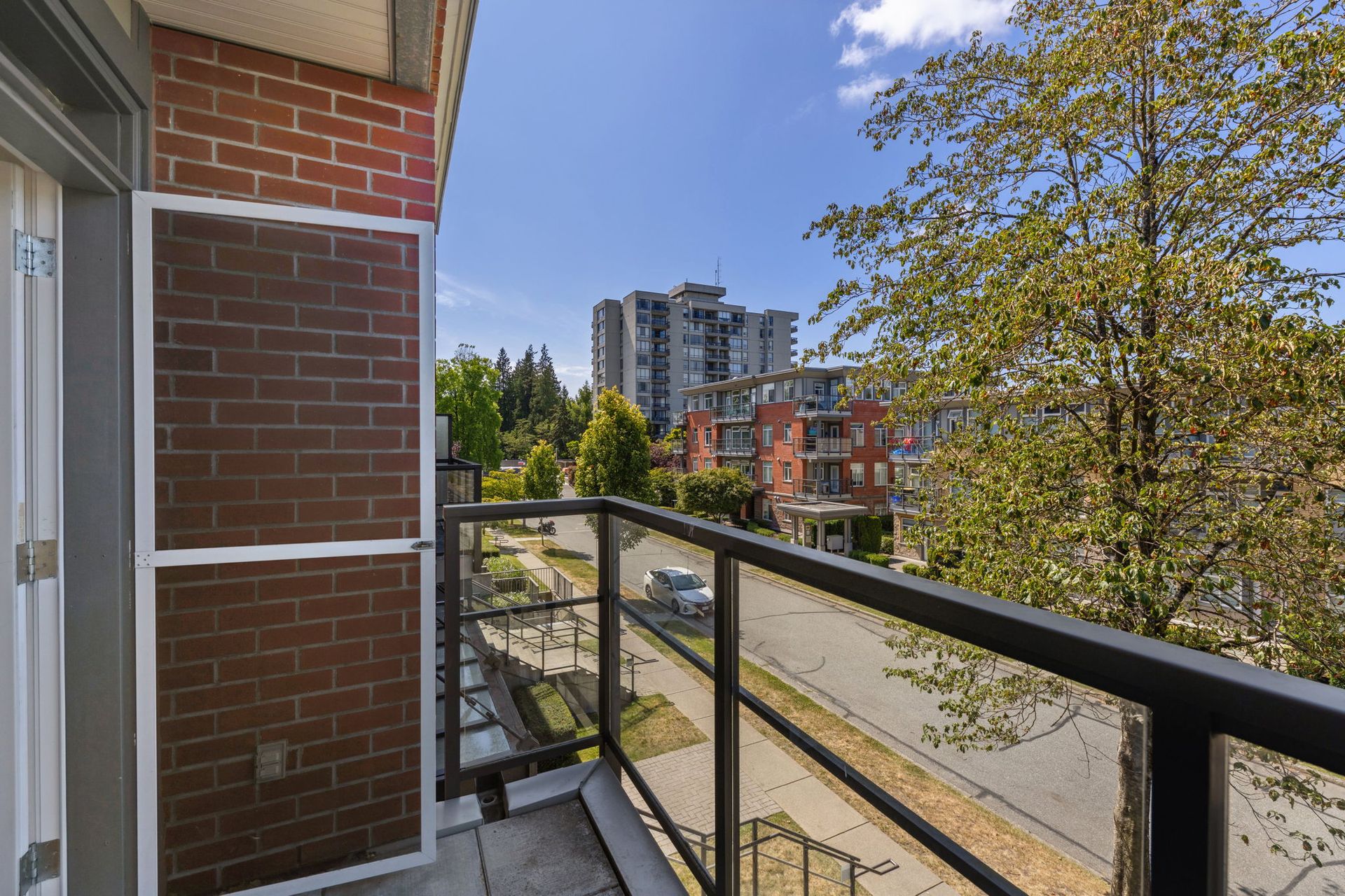 27-web-or-mls-027 at 204 - 5632 Kings Road, University VW, Vancouver West