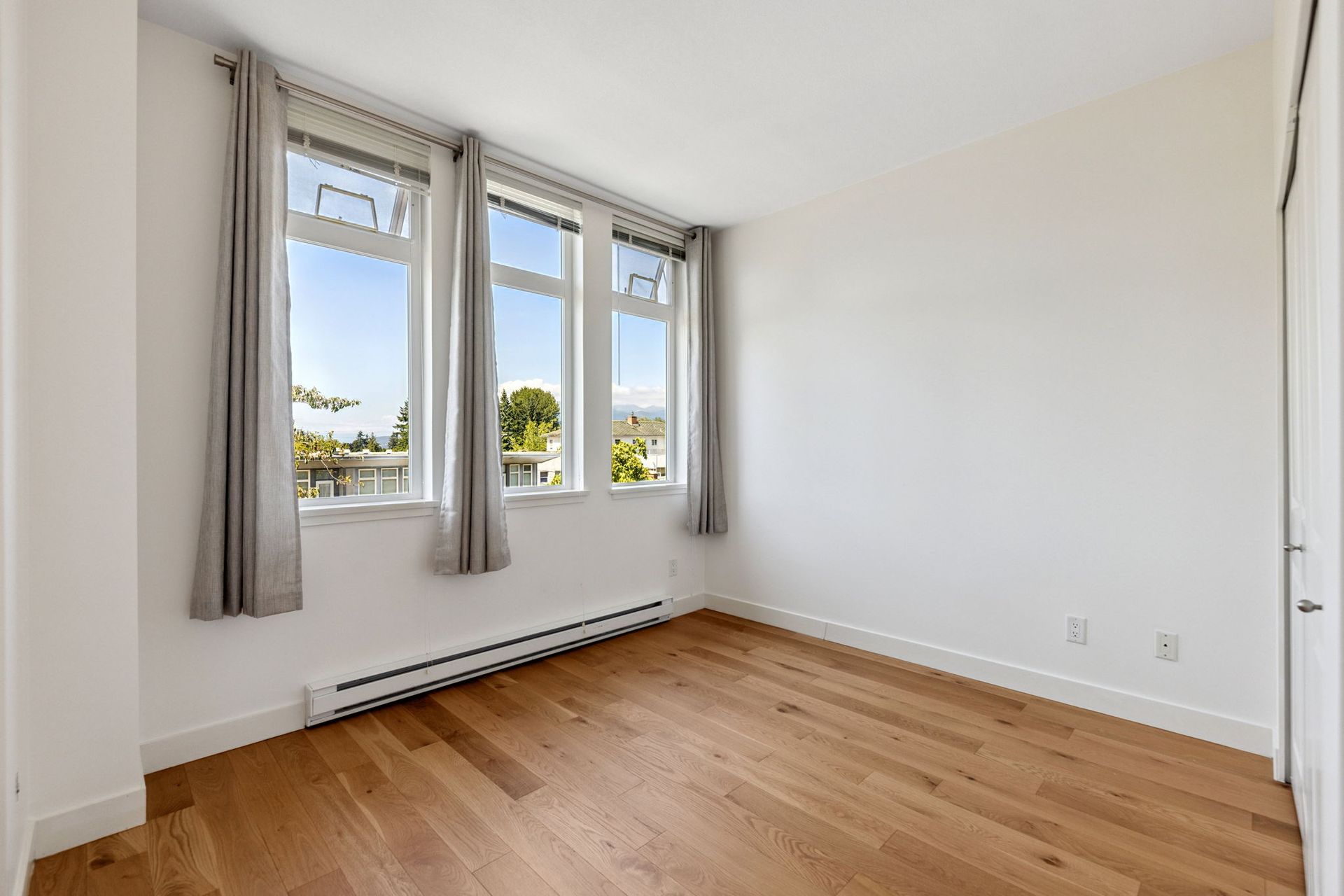 29-web-or-mls-029 at 204 - 5632 Kings Road, University VW, Vancouver West