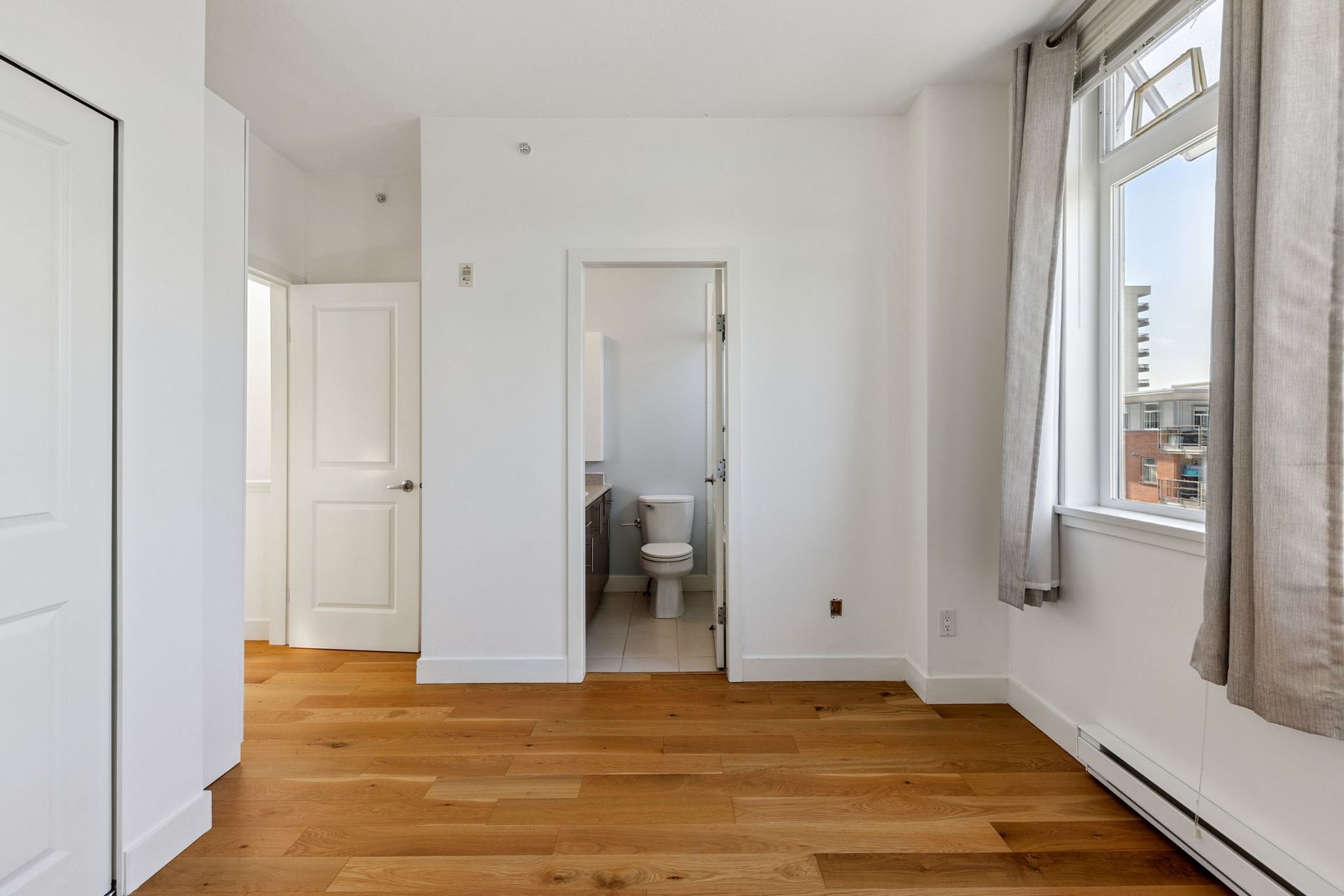 30-web-or-mls-030 at 204 - 5632 Kings Road, University VW, Vancouver West