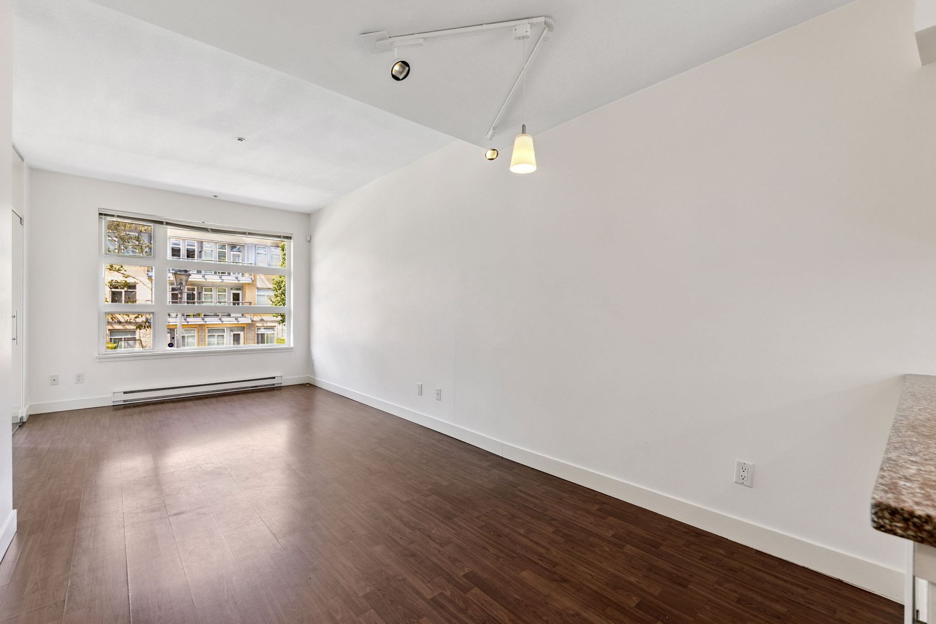 5-web-or-mls-005 at 204 - 5632 Kings Road, University VW, Vancouver West