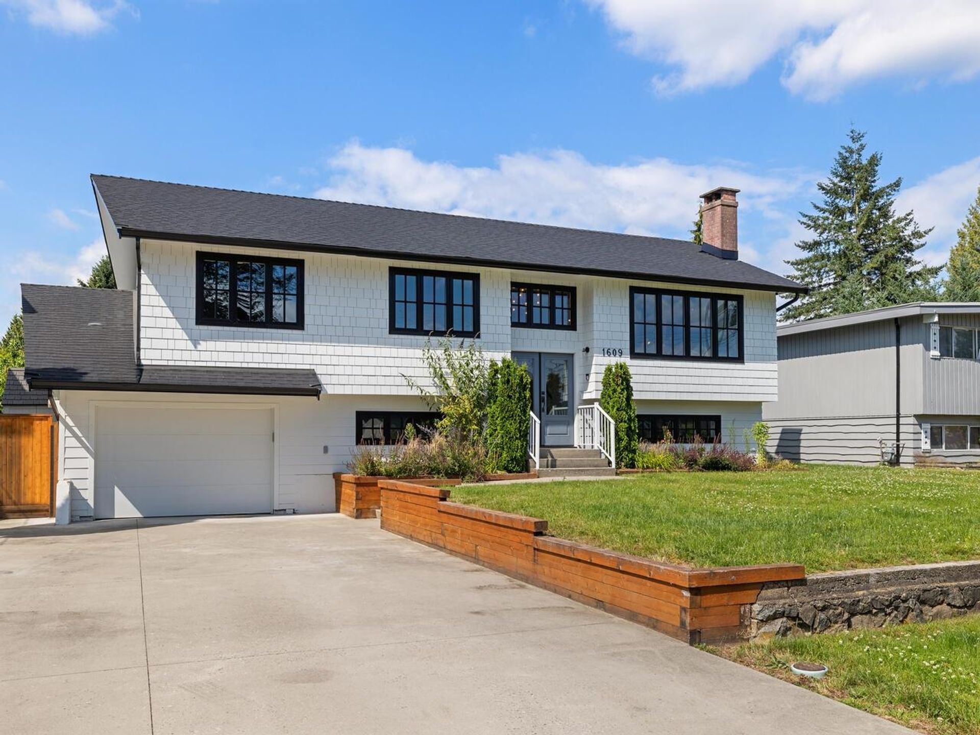 1609-smith-avenue-central-coquitlam-coquitlam-02 at 1609 Smith Avenue, Central Coquitlam, Coquitlam
